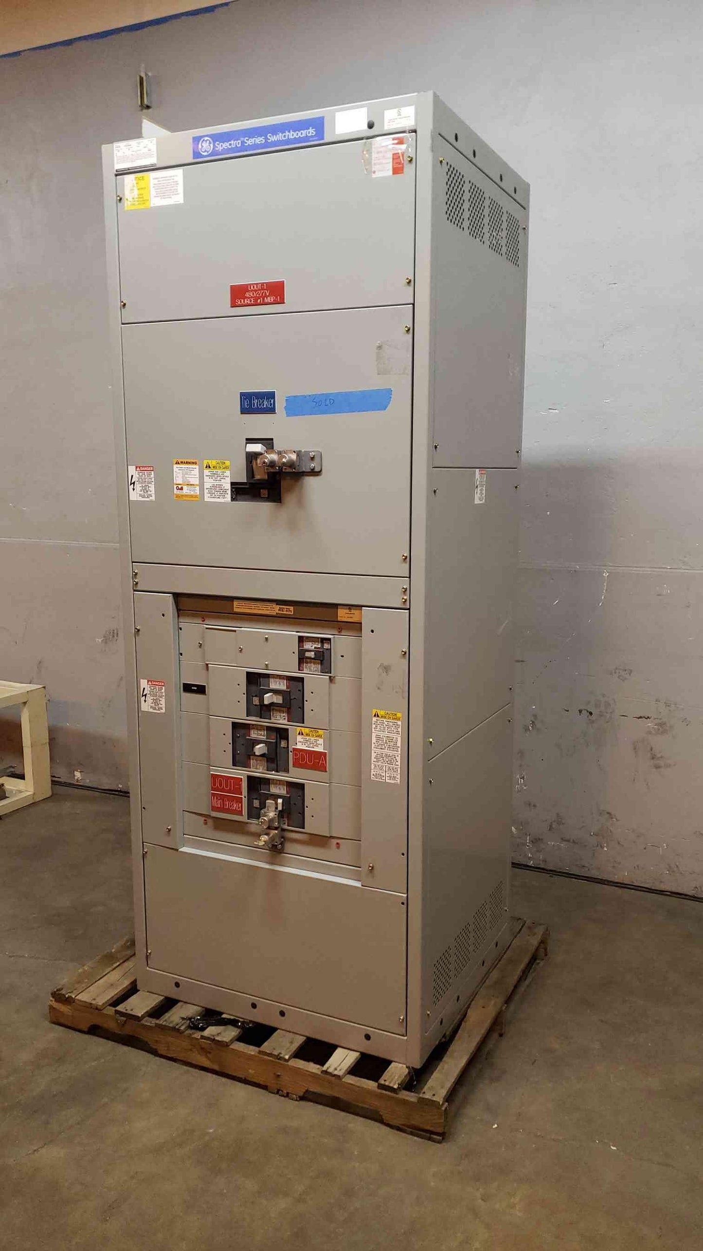 GE Spectra Panelboard 1200A 3PH 4W 277/480v 4 Breakers & Main (108126)