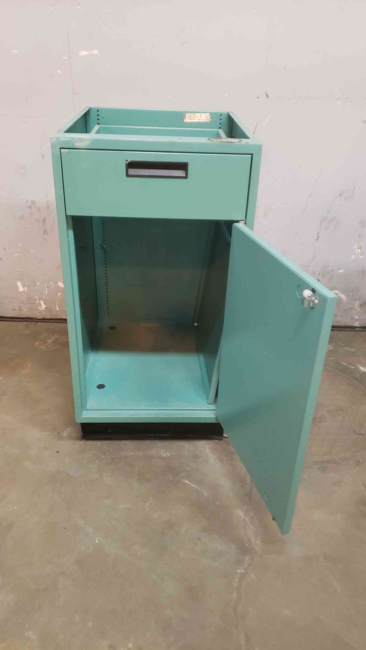 18" Recessed Mixed Casework (108285)