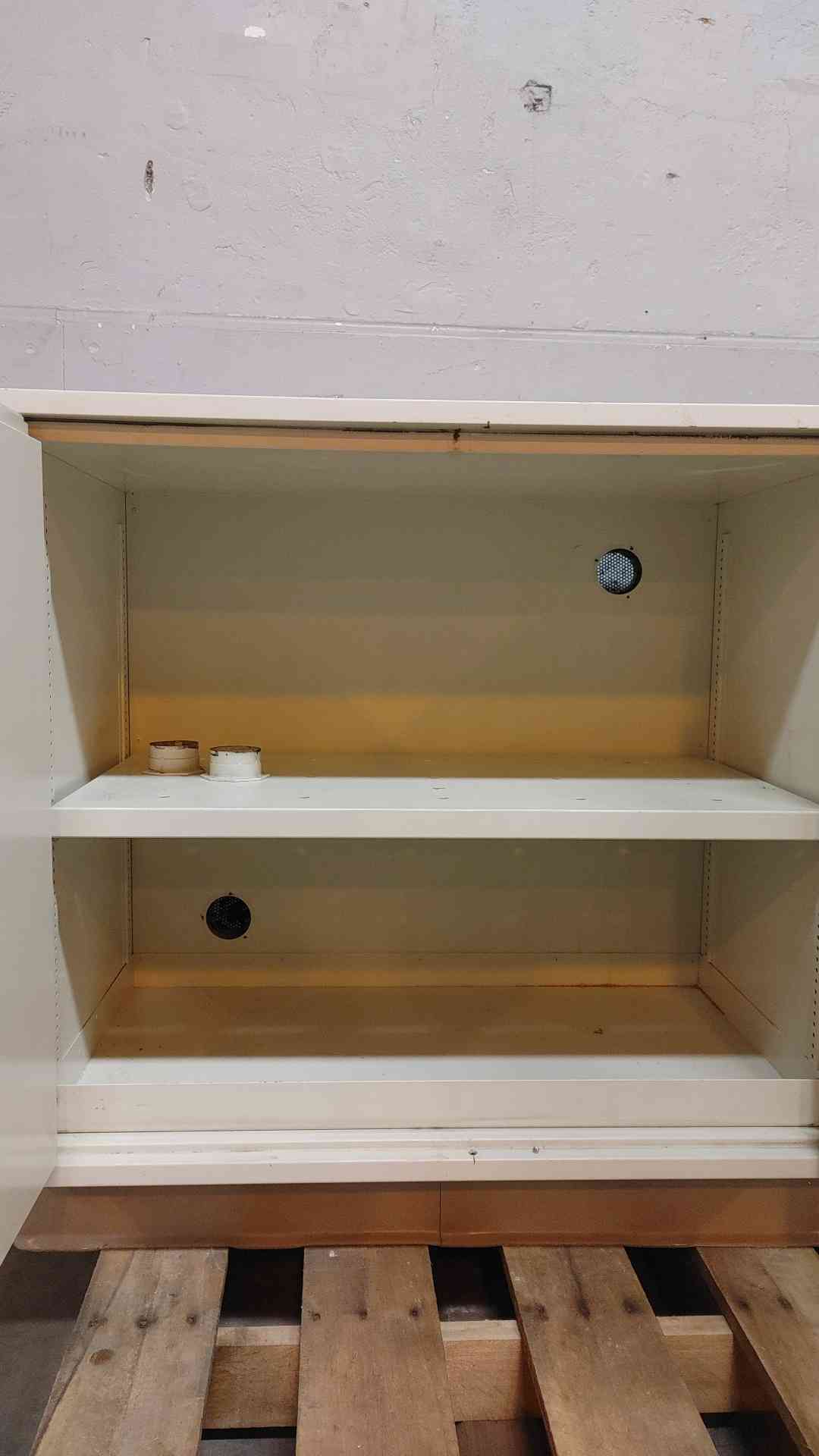 4.5' Hamilton Flammable Storage Cabinet & Bench (108458)