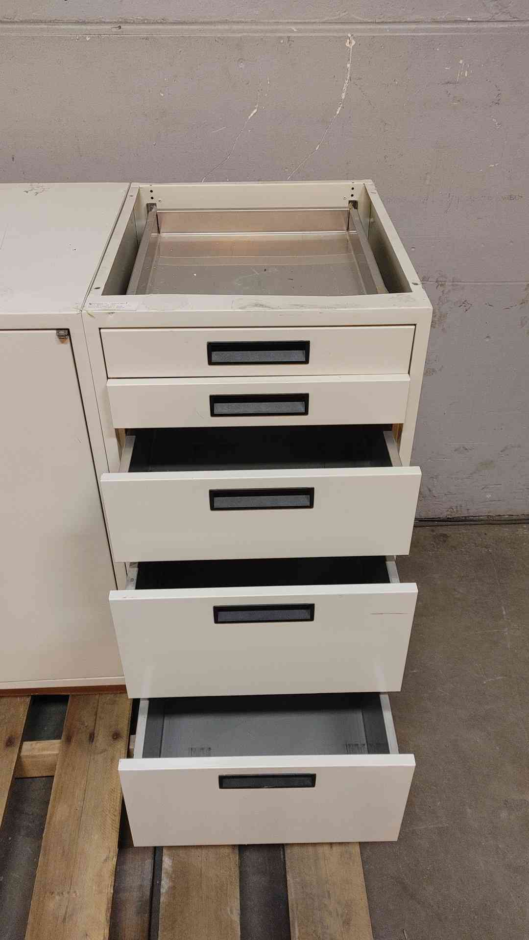 4.5' Hamilton Flammable Storage Cabinet & Bench (108458)