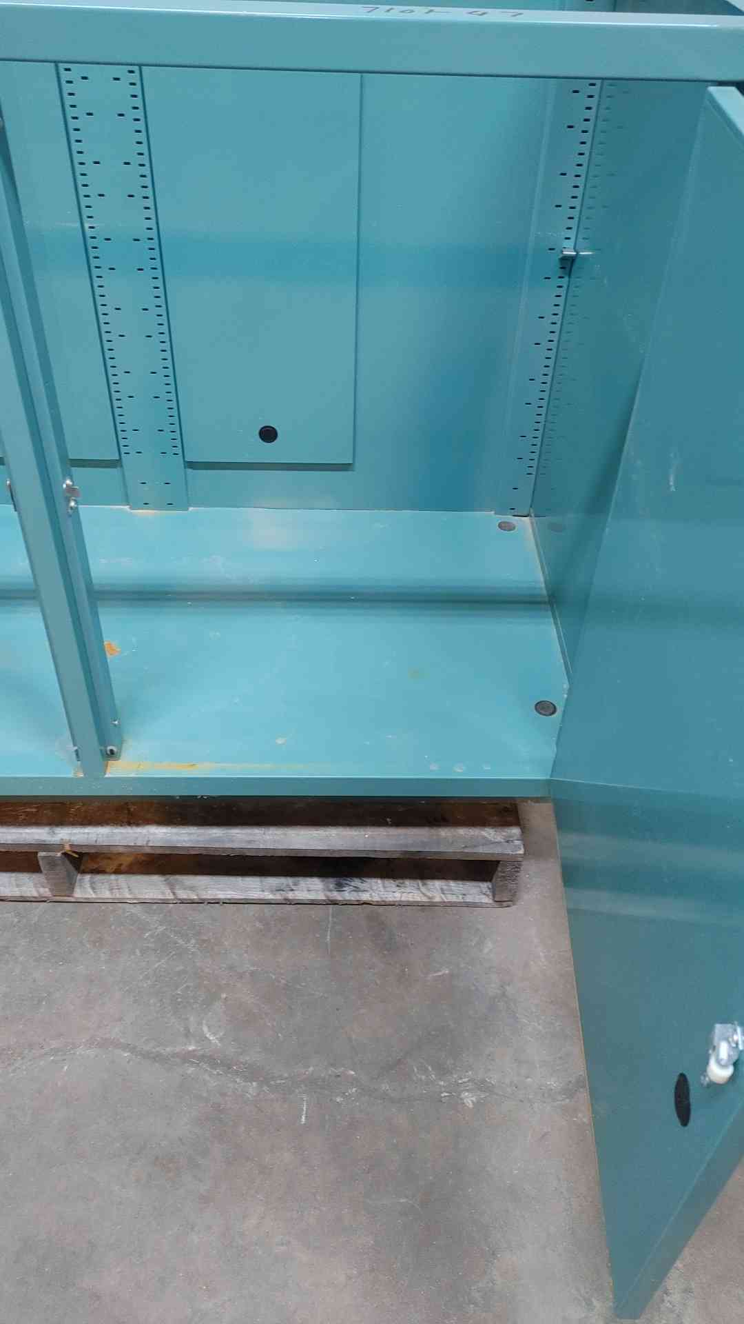 4' Duralab Sink Base Metal Casework Cabinets (108461)