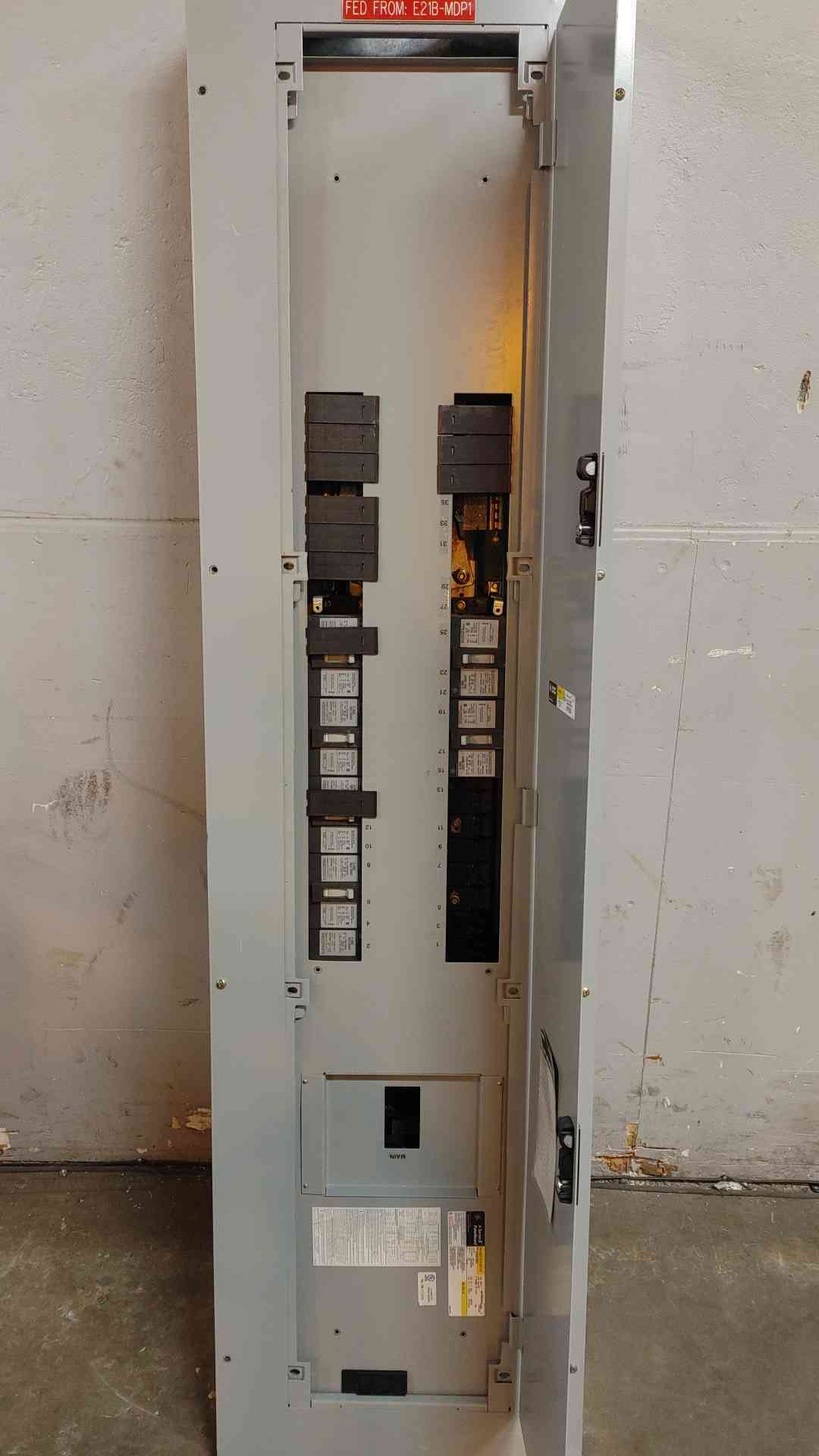 General Electric A-Series Panelboard 400A 480V 3PH 3W AXS5B5 (108535)