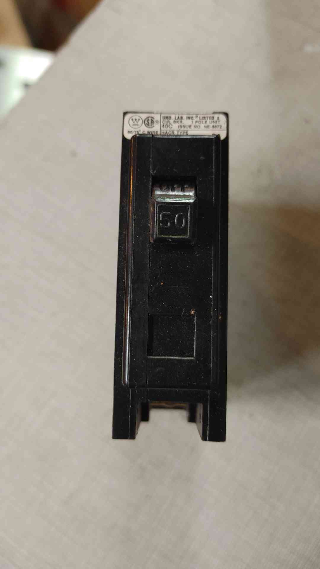 Huge Lot Of Assorted Breakers (108573)