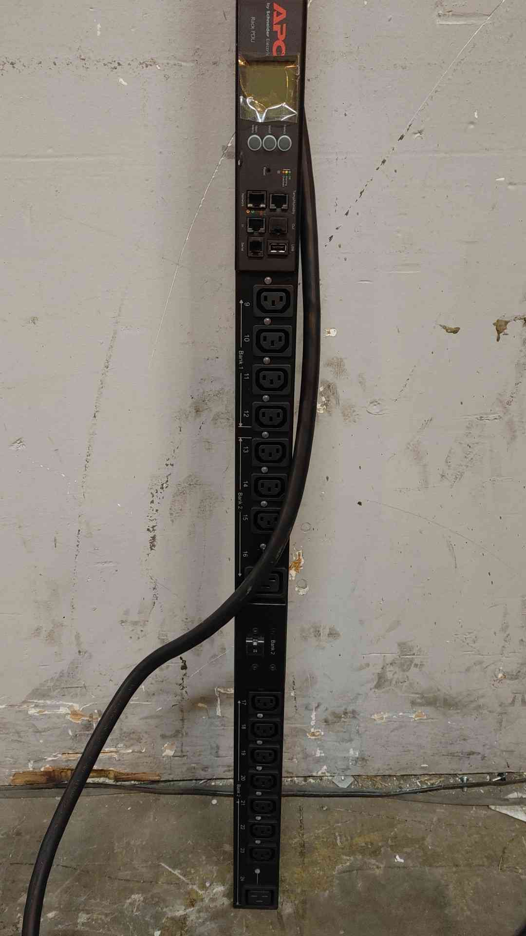 Apc AP8941 Rack PDU 2G, Switched, ZeroU, 30A, 200/208V, (21) C13 & (3) C19 (108774)