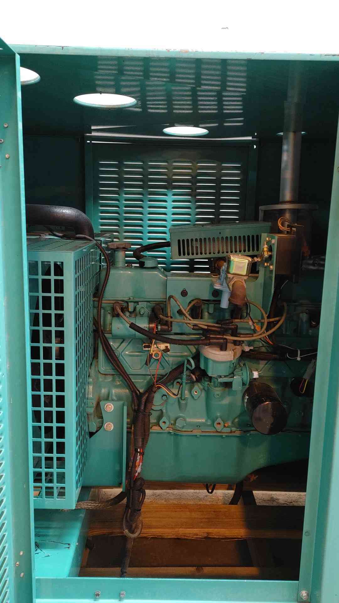 45KW Cummins Onan Generator 1&3PH 4536Hrs Nat Gas LP GGFC '00 LOAD TESTED (108785)