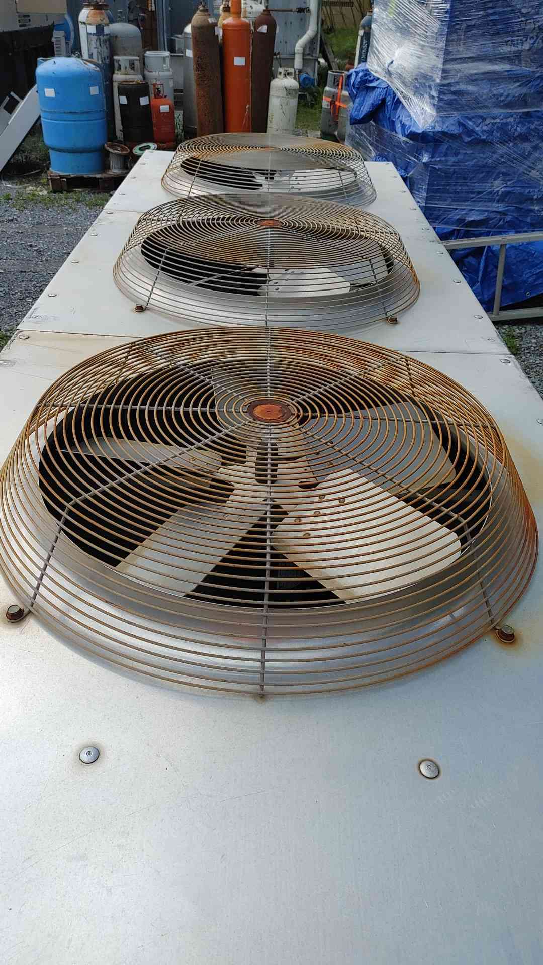 Liebert 3 Fan Condenser 208/230V 3PH DCDL305-Y '04 (108793)