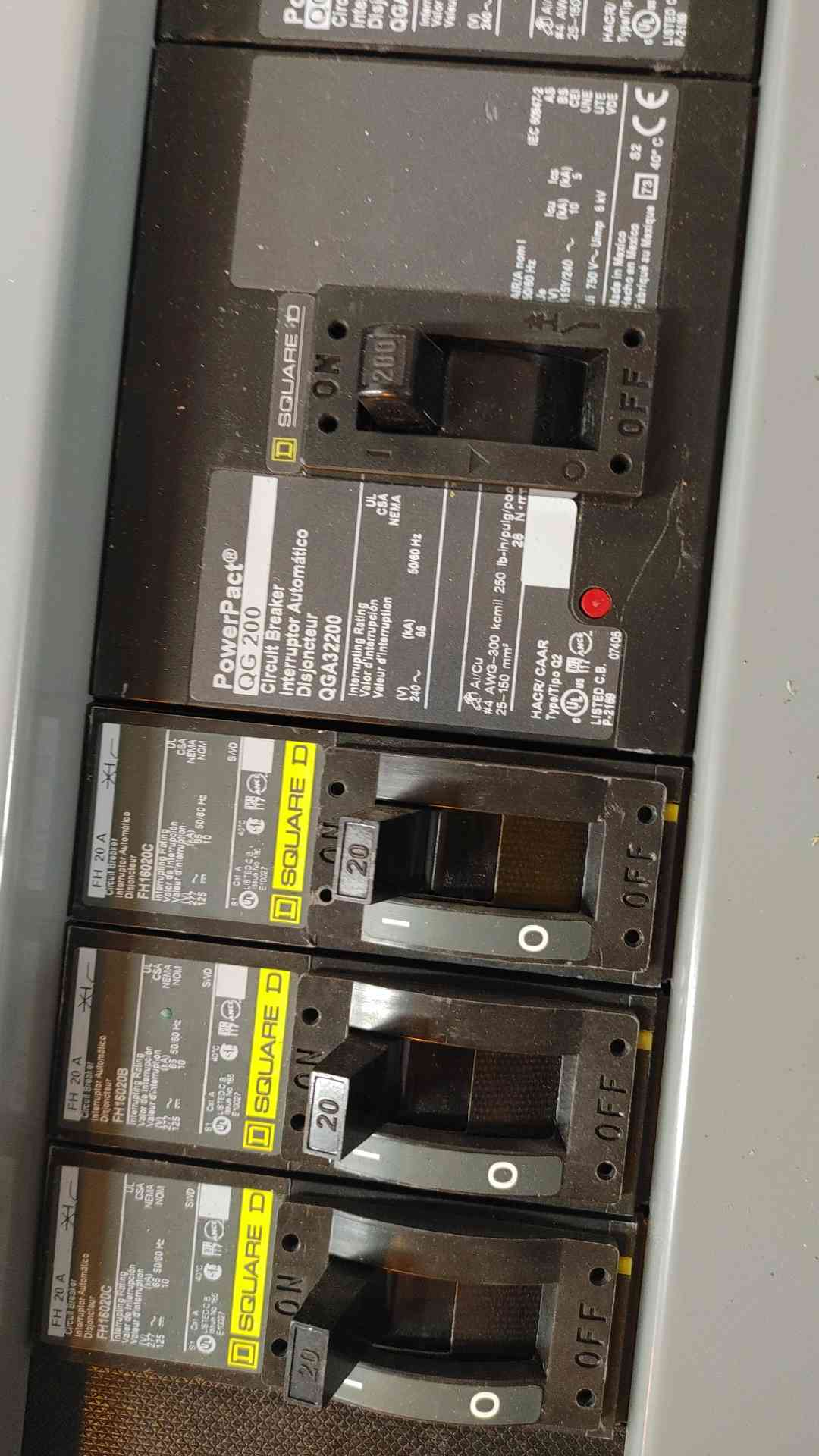 I-Line Square D Panelboard 12241127970010001 700A Main Breaker 208/120 VAC 3 Phase 4 Wire (108865)