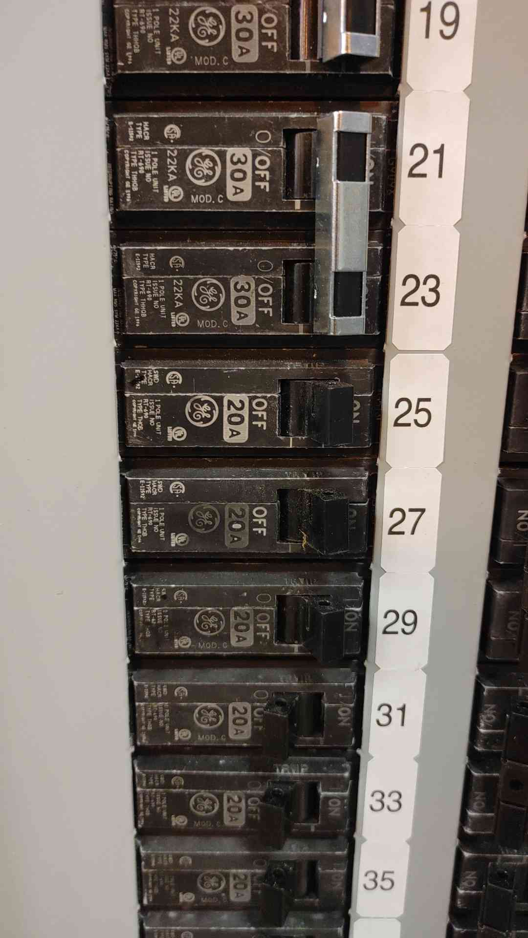 GE A Series Panelboard AQU3422RCX 225 AMP 208Y/120 V 3 PHASE 4 WIRE (108841)