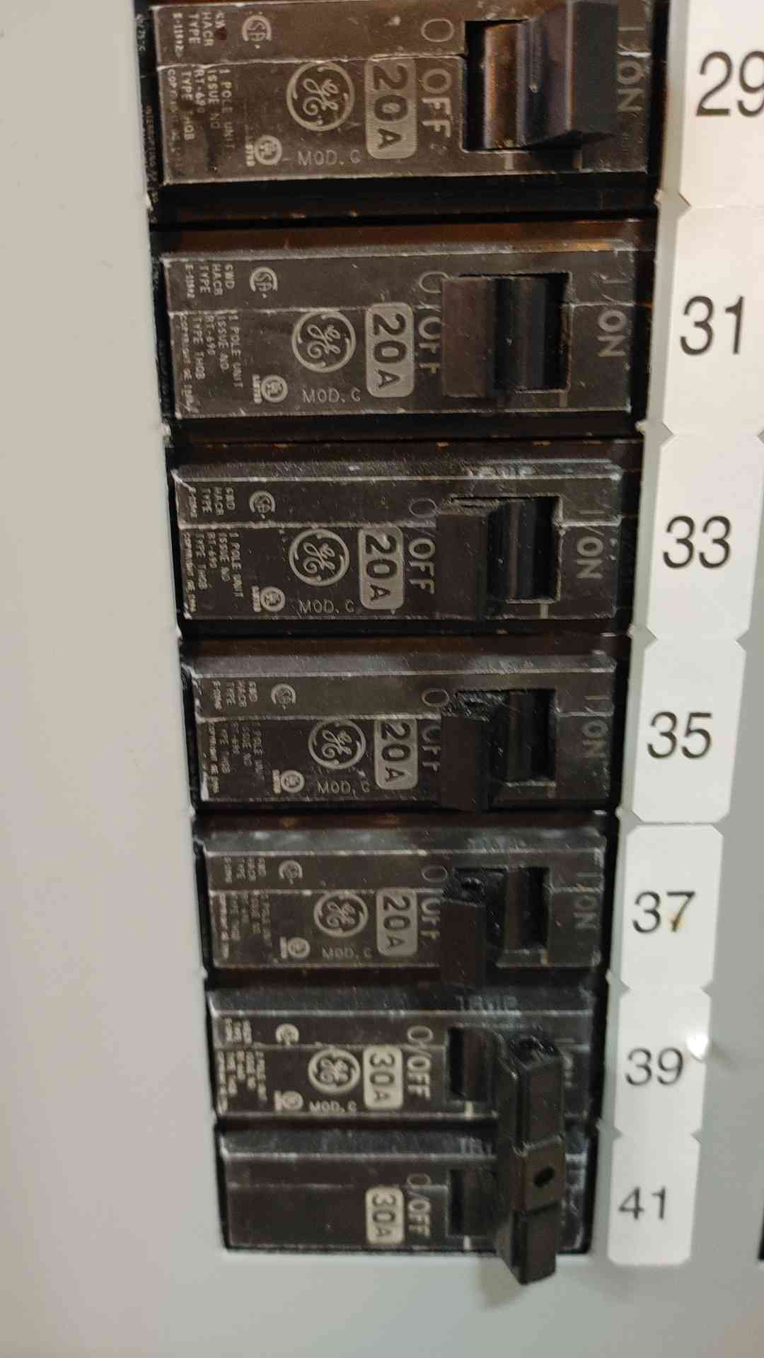 GE A Series Panelboard AQU3422RCX 225 AMP 208Y/120 V 3 PHASE 4 WIRE (108841)