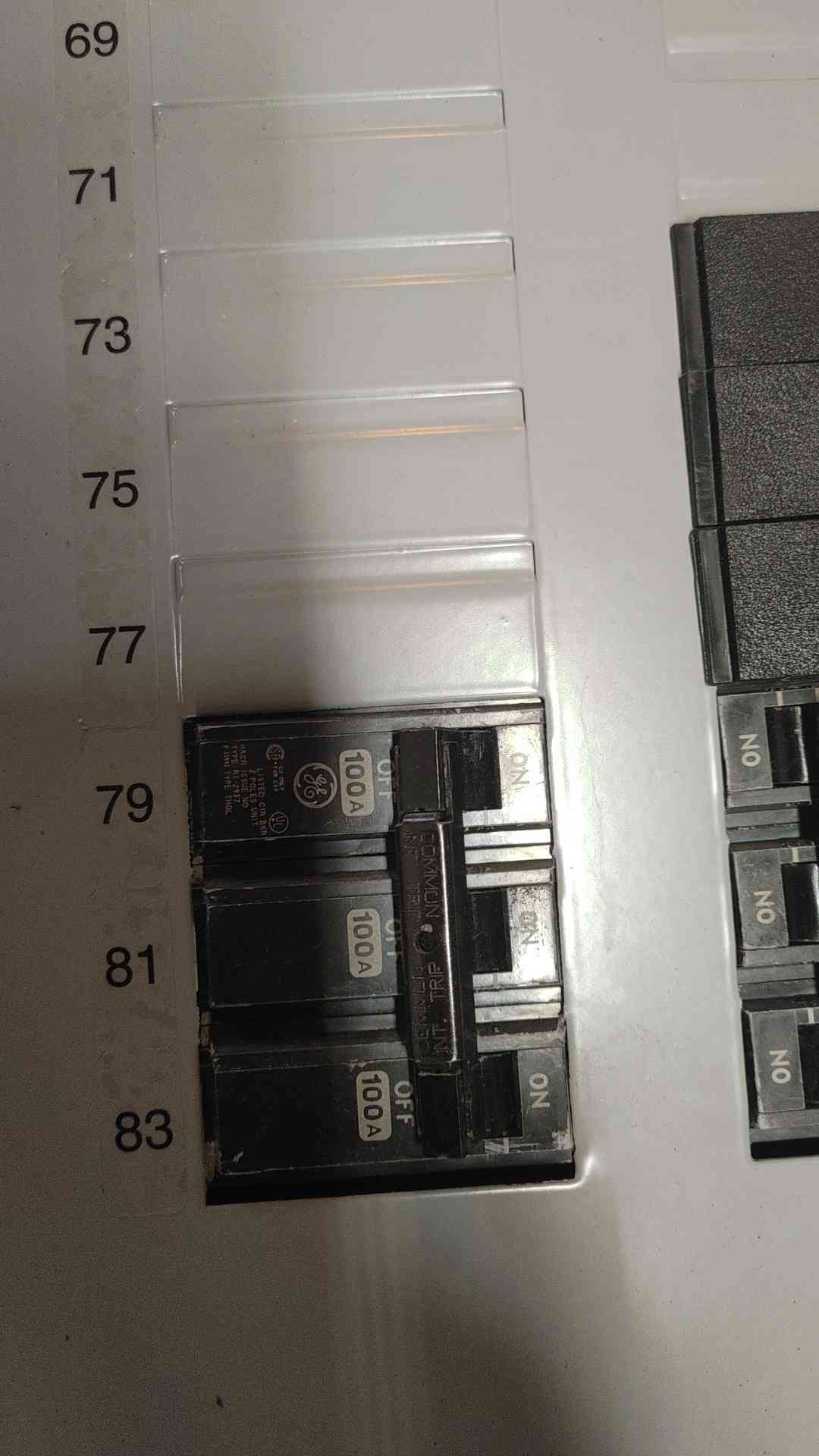 GE A Series 2 Panelboard ALF3424MBX 400 AMP 208/120 VOLTS 3 Phase 4 Wire (108919)