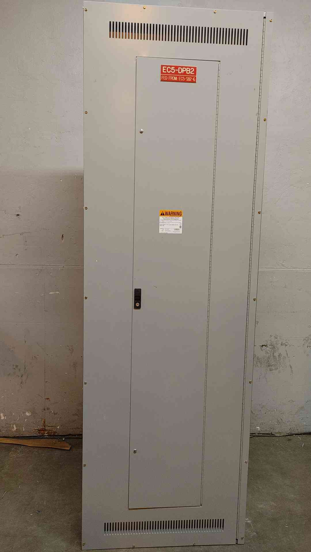 GE Spectra 480V 600 Amp 3 PH Panelboard 20 Breaker SEPA36AT0030 & Meter (108930)