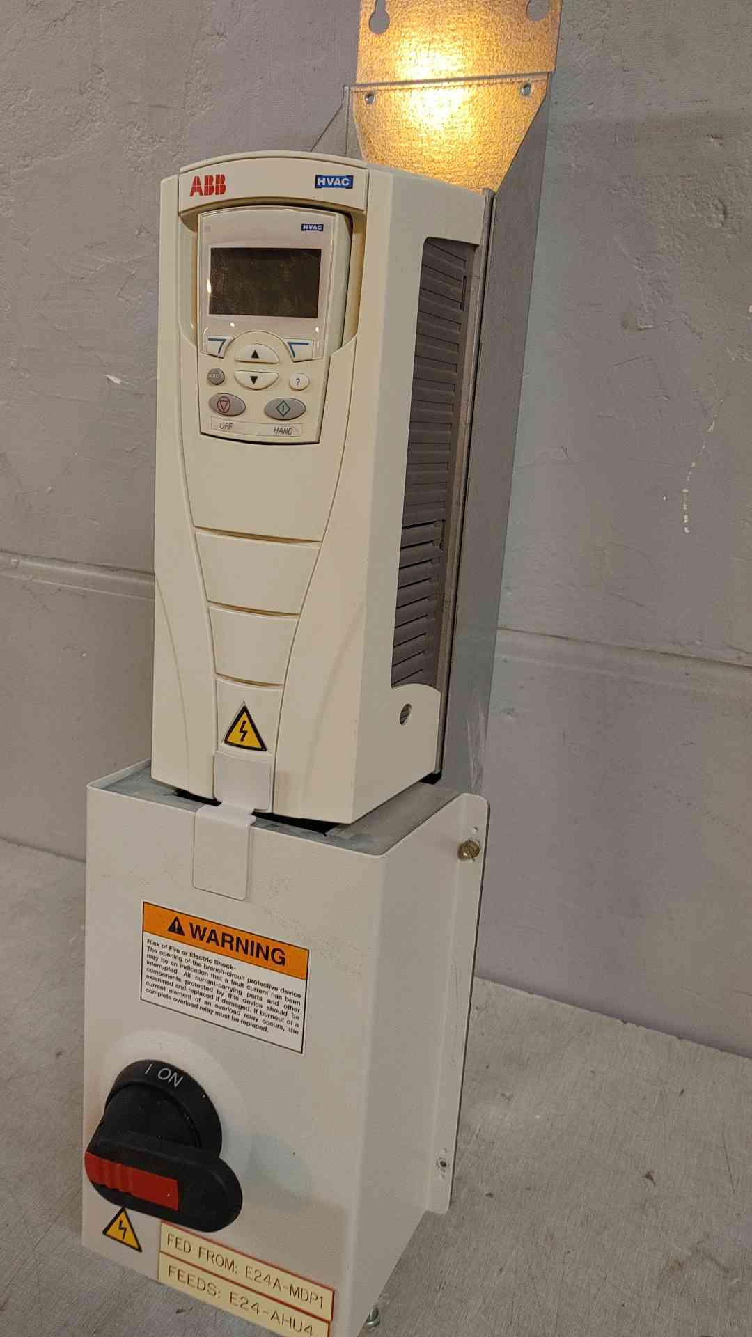 3HP ABB VFD 480 VAC 6.9 Amp ACH550-PD-06A9-4 (108950)