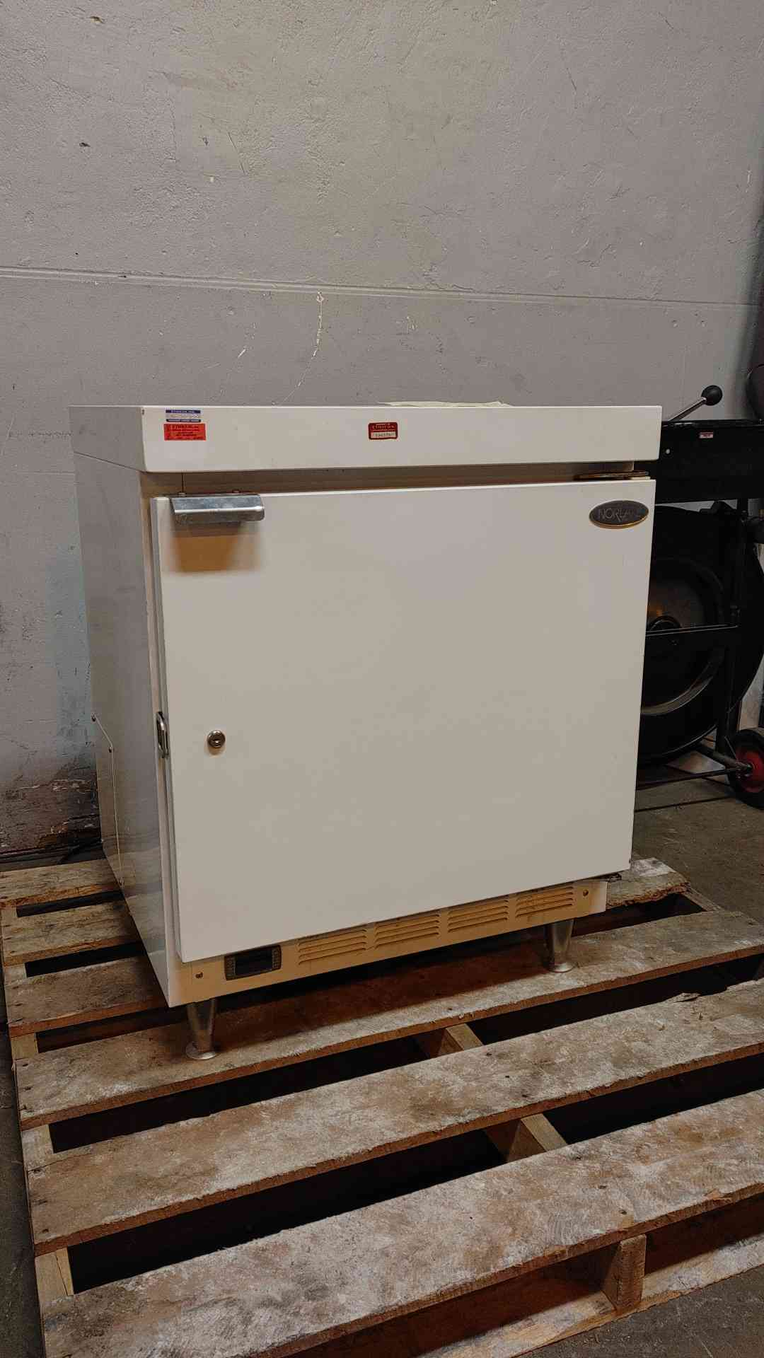 Norlake Scientific 115V 1PH R404A NSLF051WMW/0 Undercounter -20 Freezer (108951)
