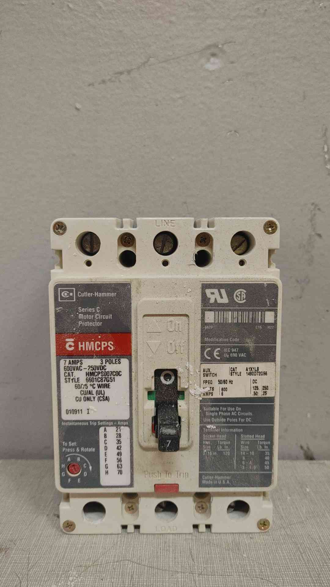 Cutler-Hammer 3 Pole Circuit Breaker 7A 600VAC-250VDC HMCPS0070C0C (109403)