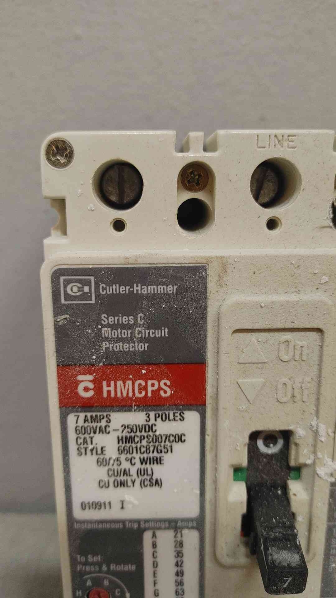Cutler-Hammer 3 Pole Circuit Breaker 7A 600VAC-250VDC HMCPS0070C0C (109403)