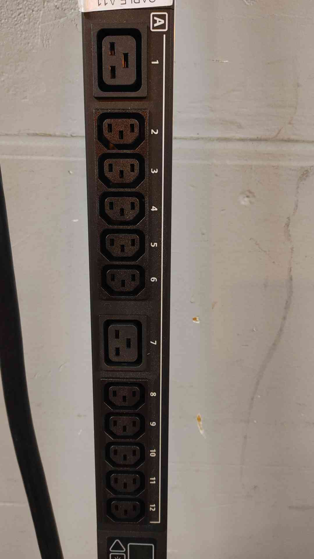 Emerson 36 Port MPH2 120/208 V 24 A PDU Strip MPHB1223 (109528)