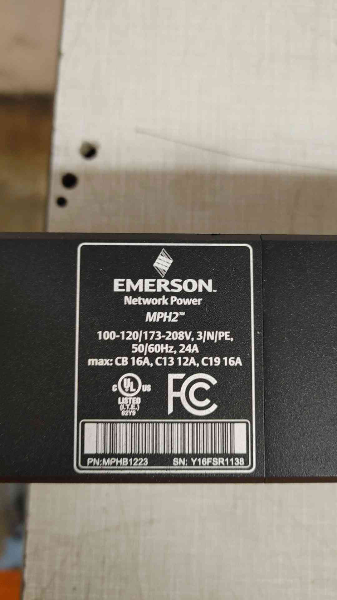 Emerson 36 Port MPH2 120/208 V 24 A PDU Strip MPHB1223 (109528)