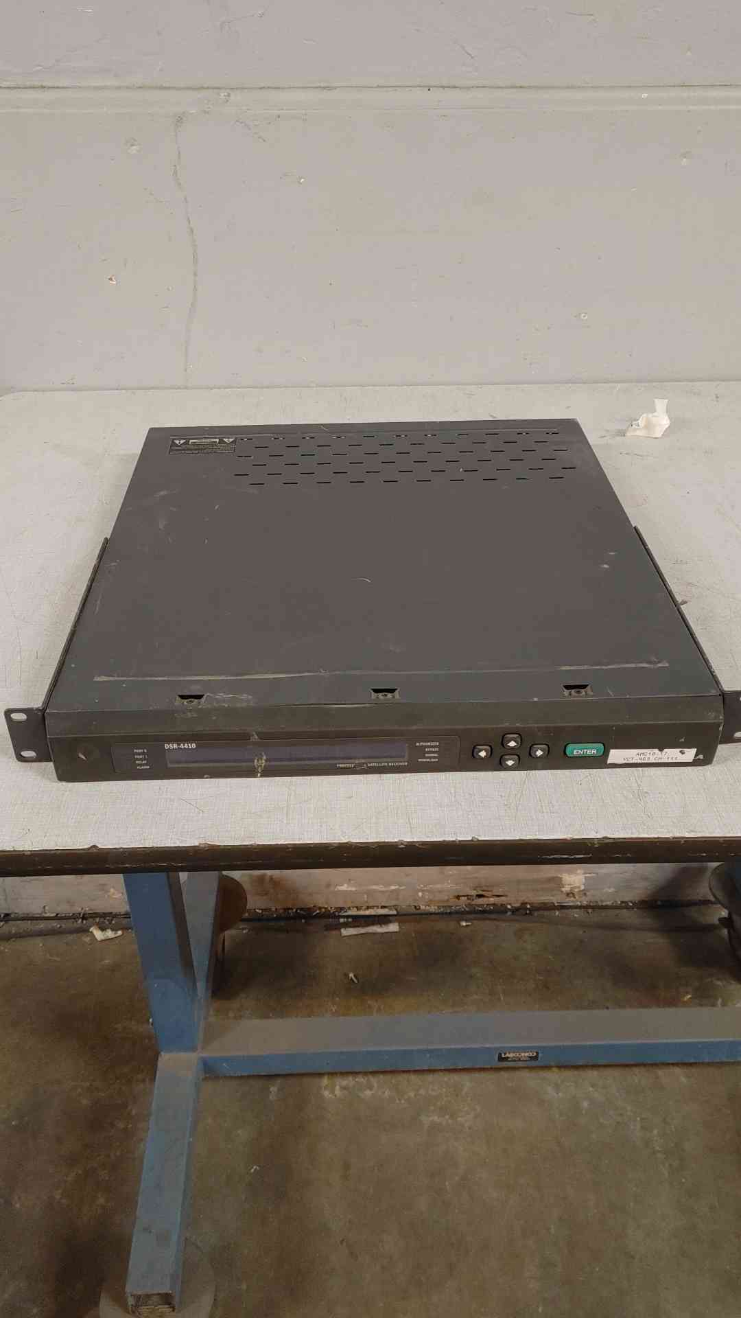 MOTOROLA Professional Satellite Receiver DSR-4410 (SKU: 109983)