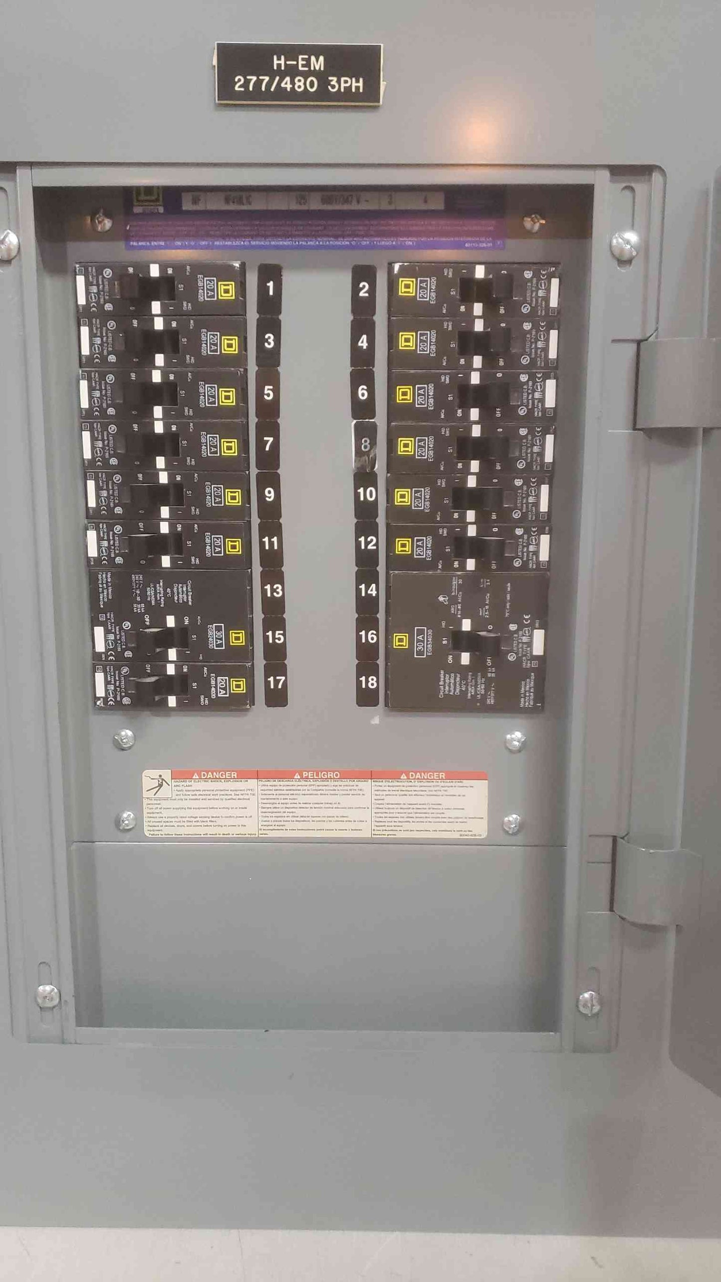 125A SQUARE D NF 277/480v 3PH 4W Panelboard NF418L1C
