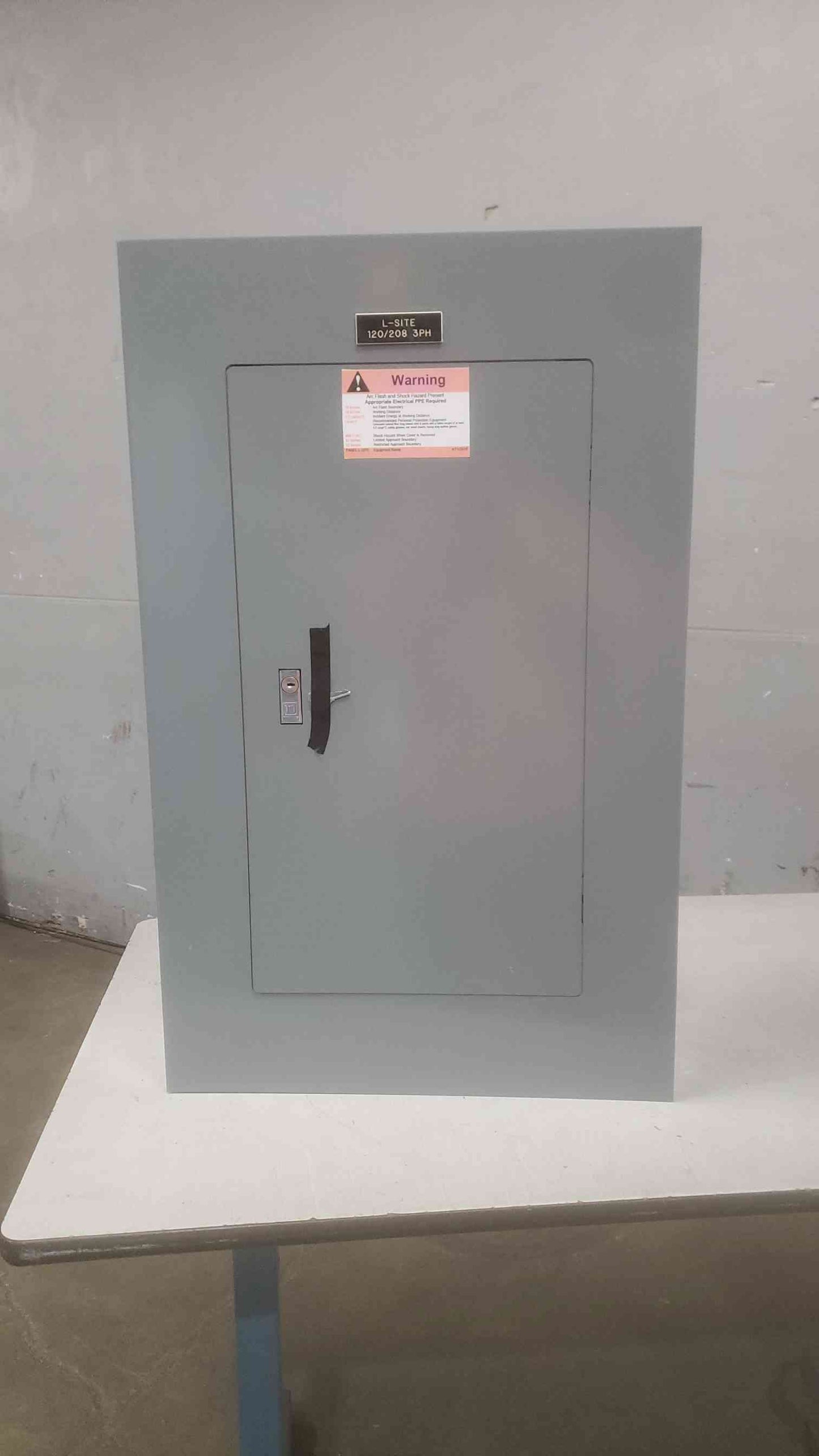 100A SQUARE D NQ Panelboard 240V-48V 3PH 4W NQ430L1C 24U