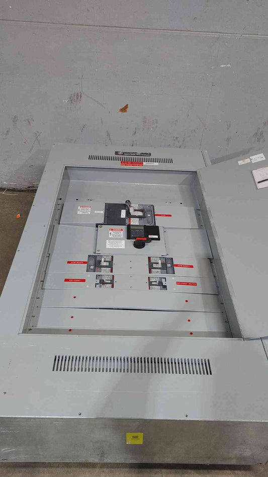 GE Spectra Series 800A 480VAC 3PH 3W Top Feed Panelboard 5 Breakers (SKU: 110772)