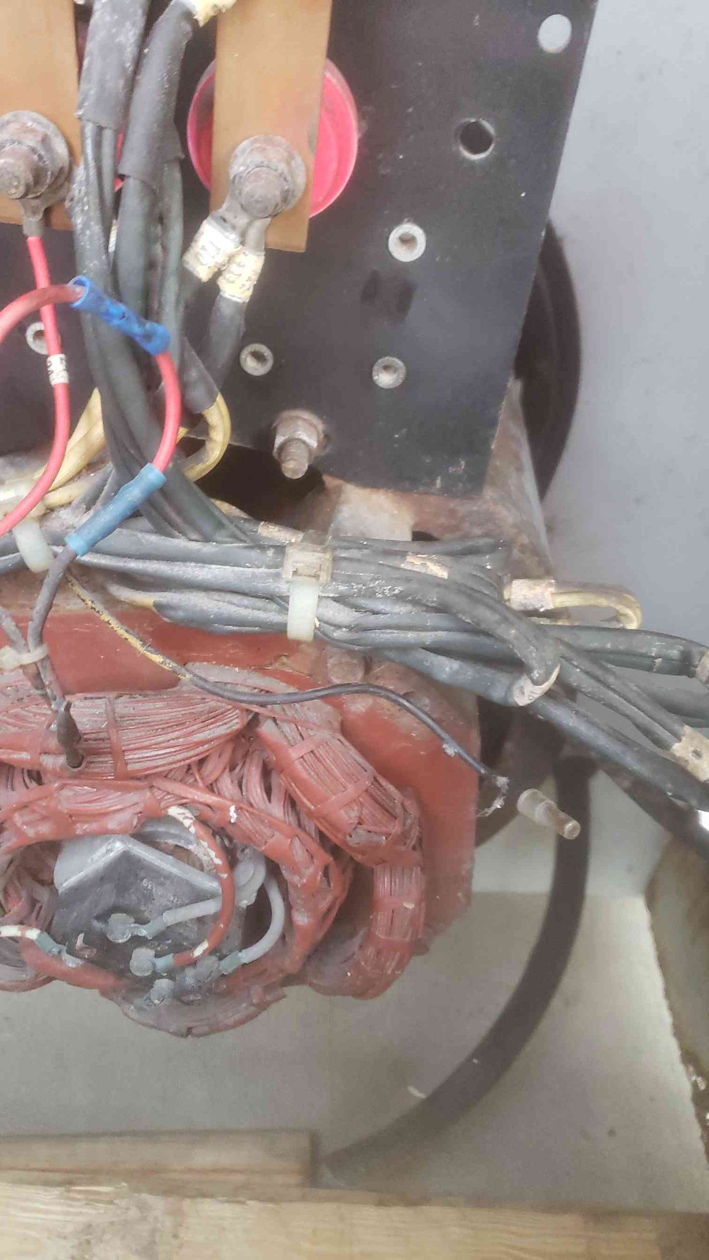 AS IS 40KW MagneTek NAT GAS LP 743 Lbs Engine Runs (SKU: 110860)