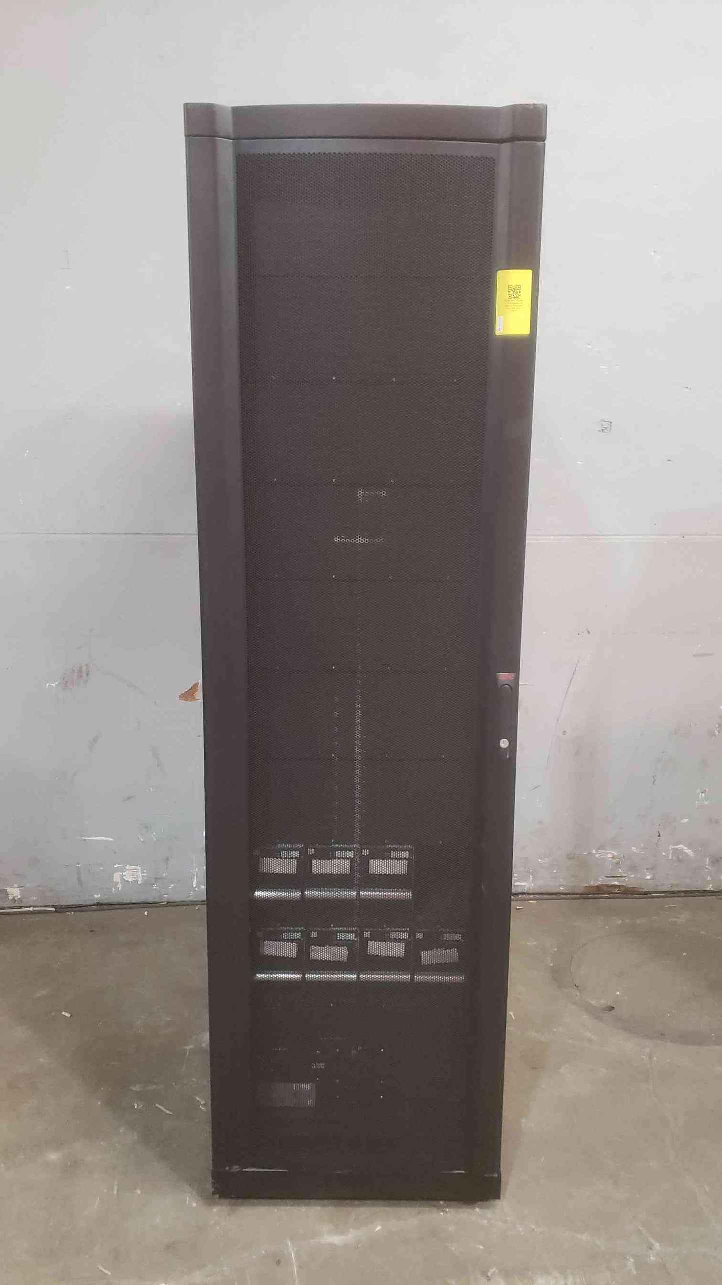 APC Symmetra PX 40KW Extended Run Battery Enclosure SYCFXR8 (SKU: 110911)