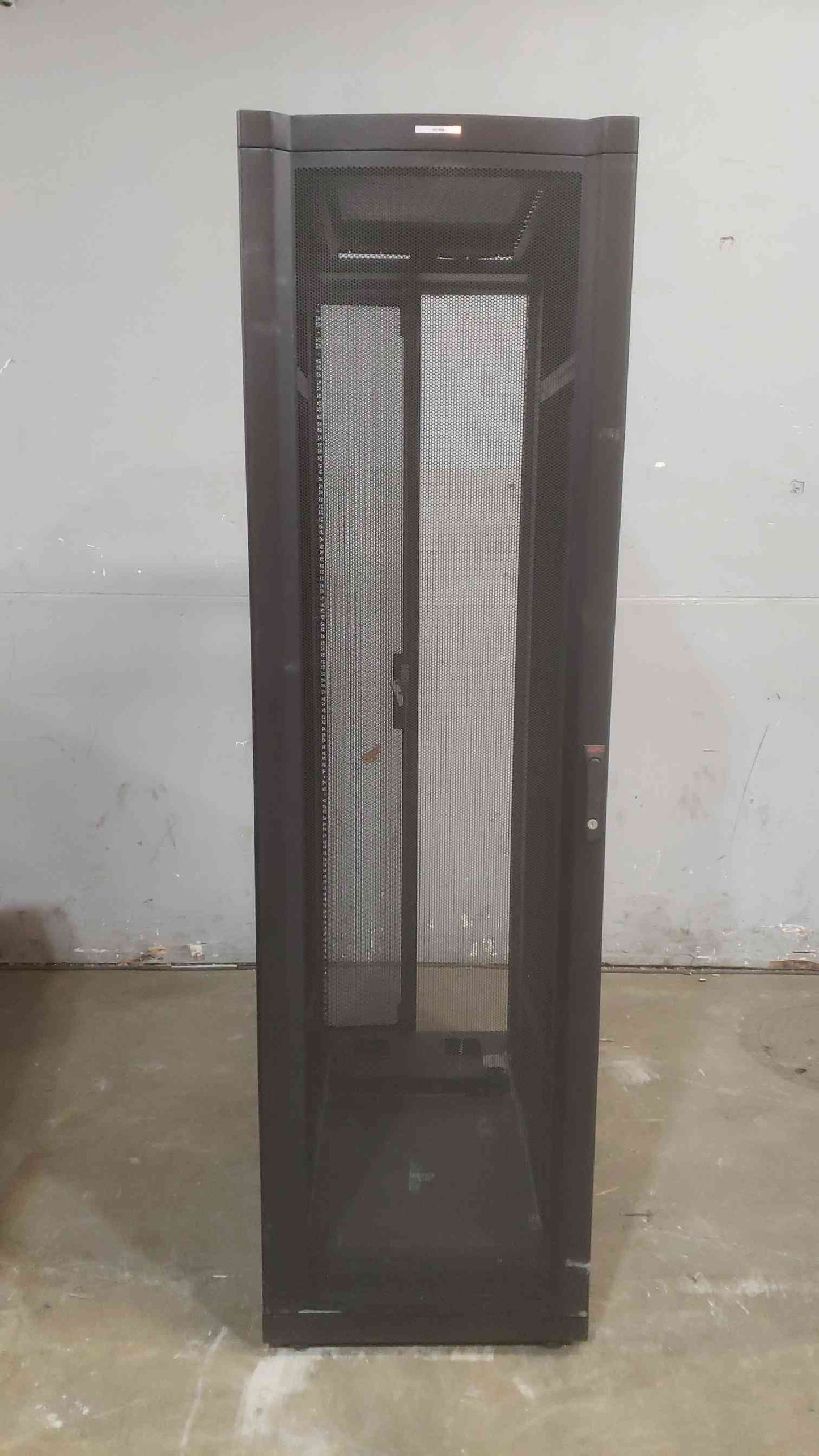 42U APC AR2100BLK Server Rack 1 Rear Door (SKU: 111042)