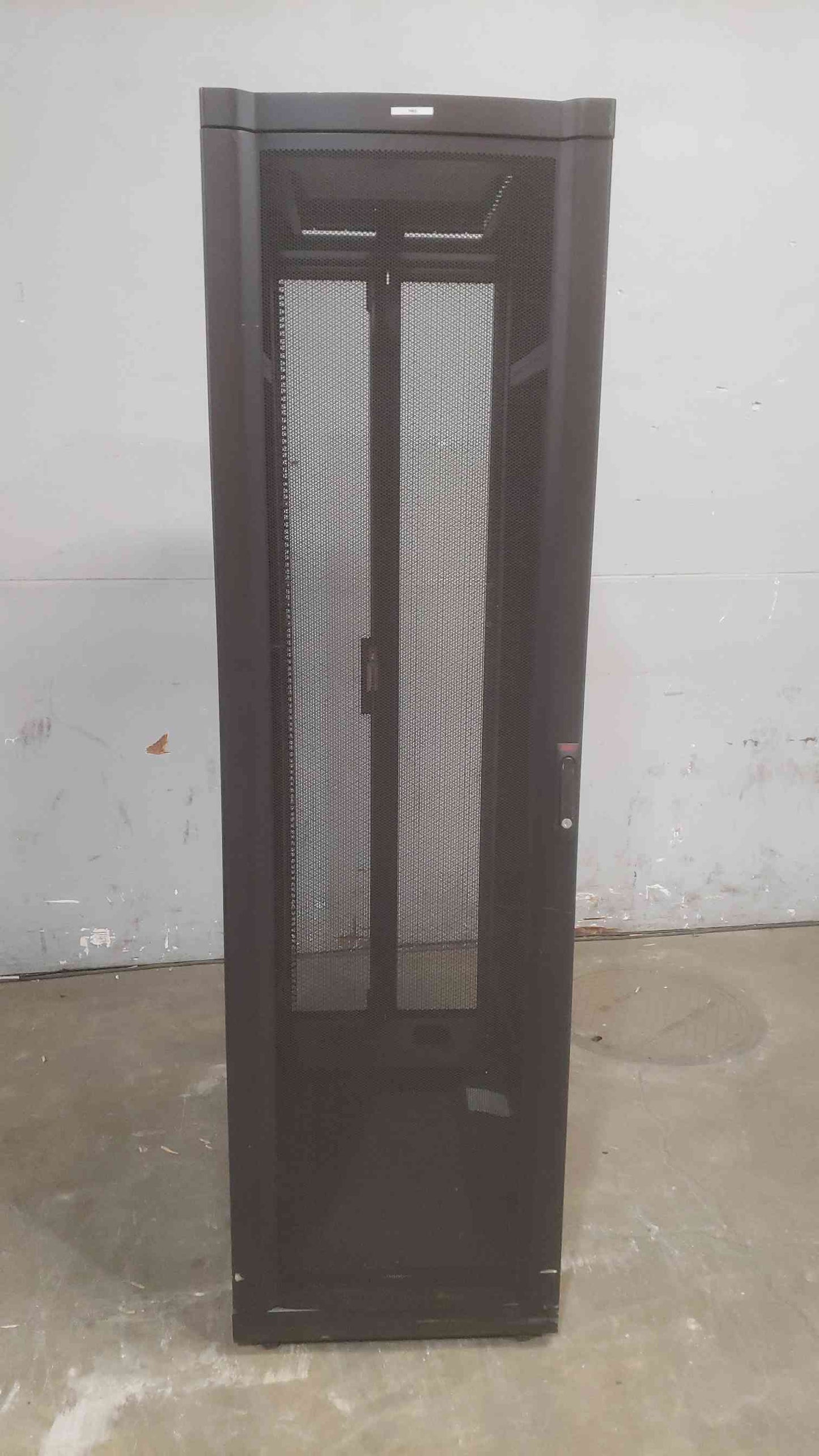 42U APC AR2100BLK Server Rack Fully Enclosed Netshelter (SKU: 111044)