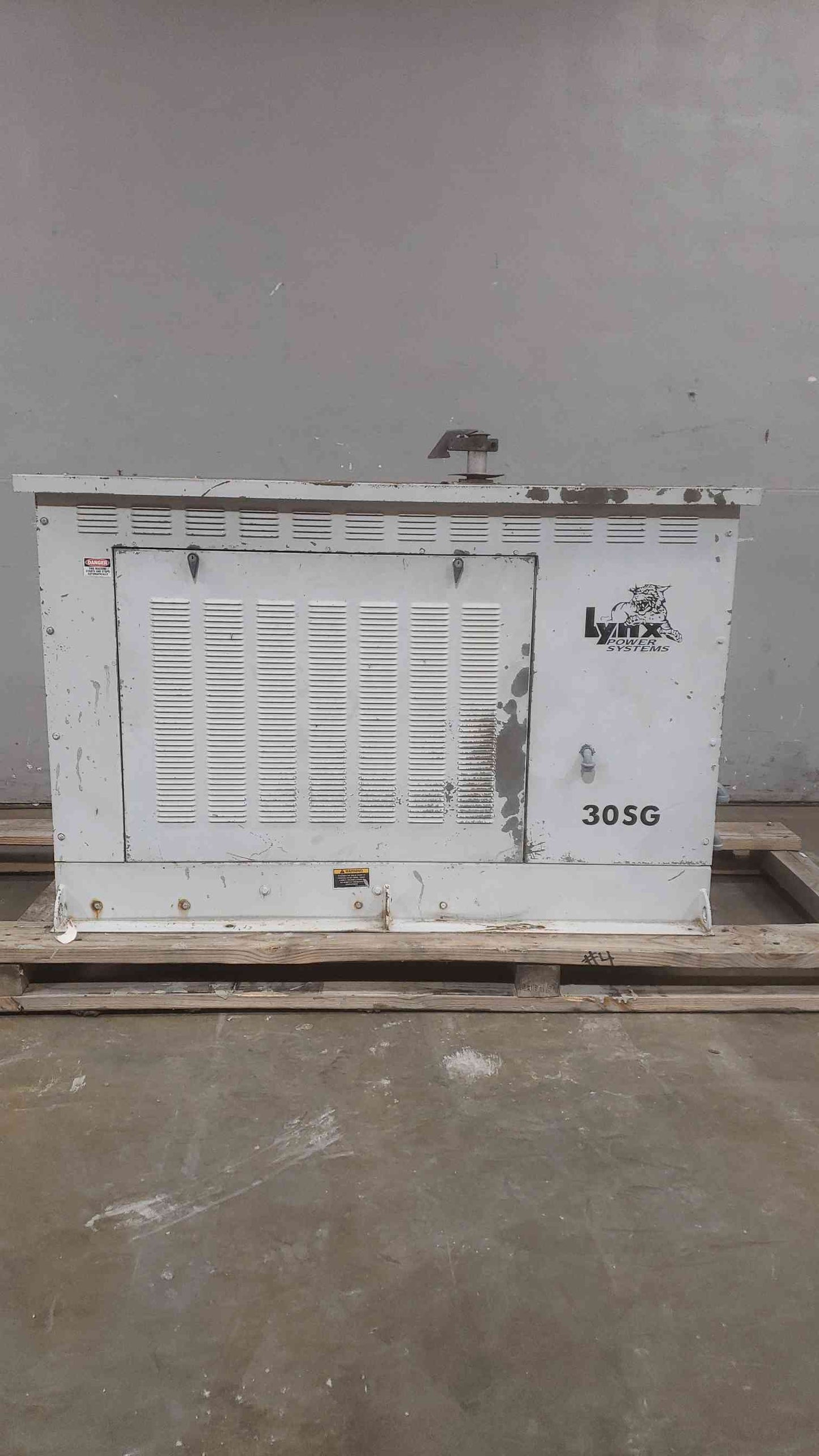 30KW Lynx Ford 1PH LP Nat Gas Generator 30SG 458Hrs (SKU: 110996)