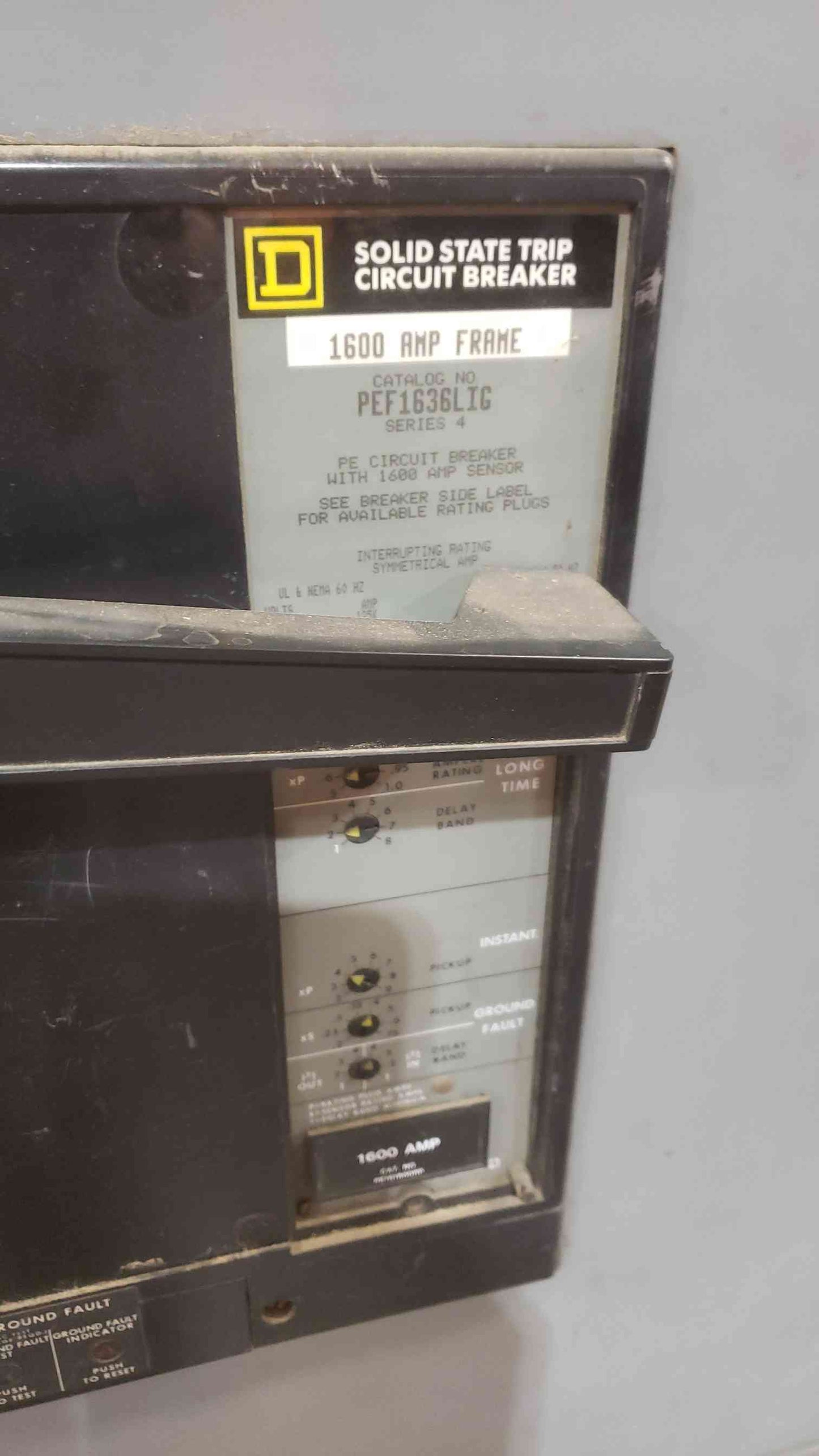 SQUARE D 1000A 277/480V Power-Style Breaker Switchboard Missing Side Covers 1 Main & 3 Dist Breakers (SKU: 111254)