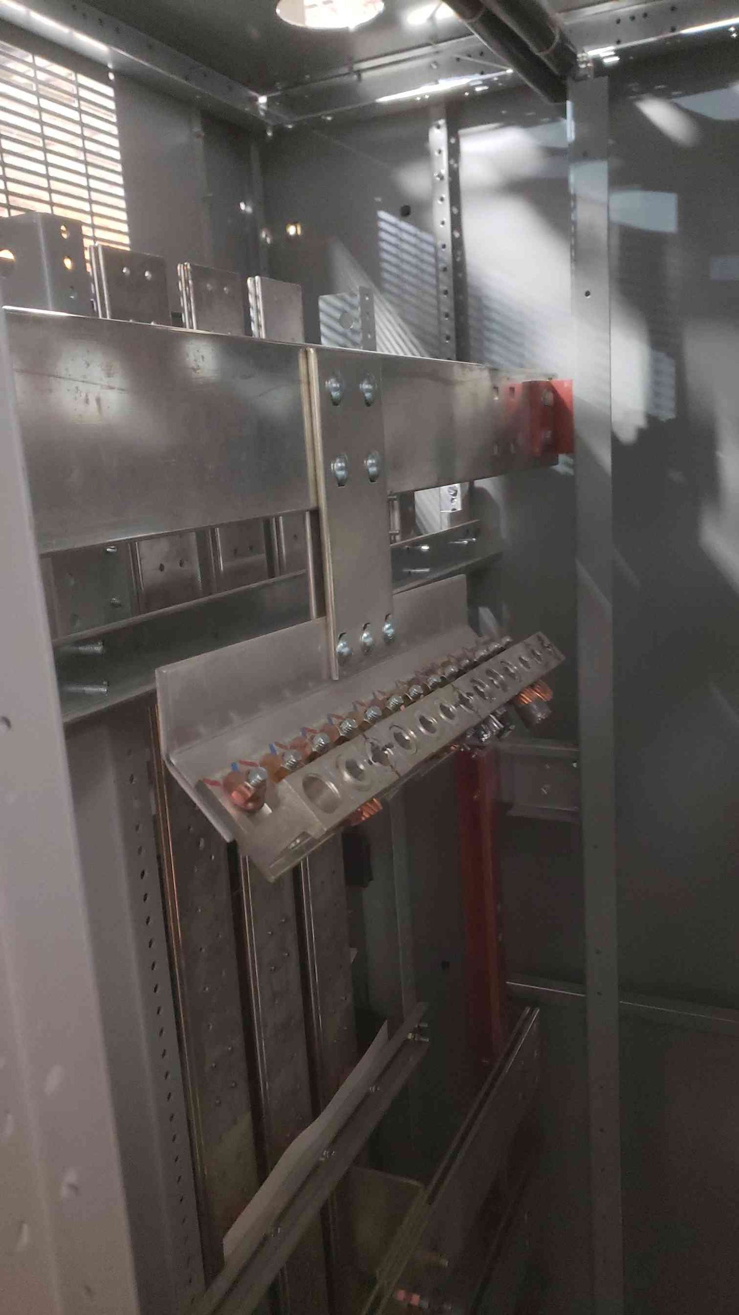 2000A Cutler-Hammer POW-R-LINE C 480Y/277V SWITCHBOARD w/ 8x NDC100K Breakers 2 Sections (SKU: 111270)