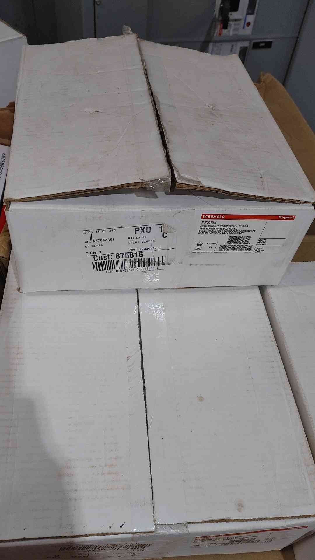 NEW Wiremold Evolution Wall Box Flat Screen 4-Gang EFSB4