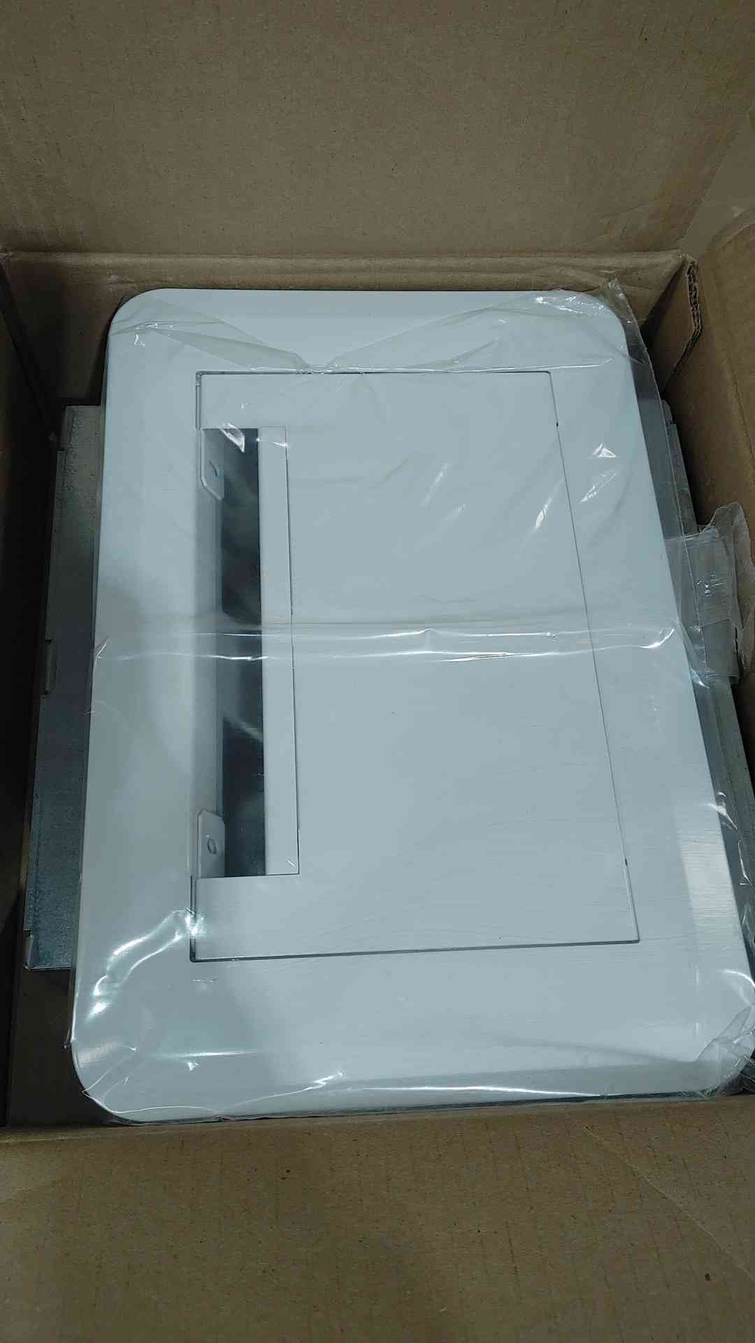 NEW Wiremold Evolution Wall Box Flat Screen 4-Gang EFSB4