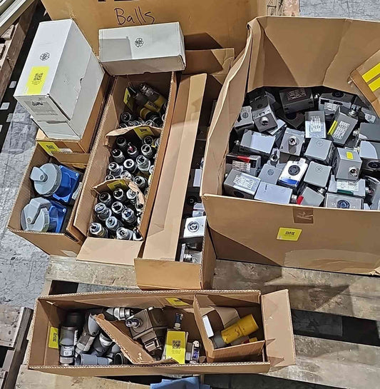 Outlet Bundle over 900 Hubbell, Levitron, Russellstoll Receptacles 120V, 250V, 600VSKU#111252