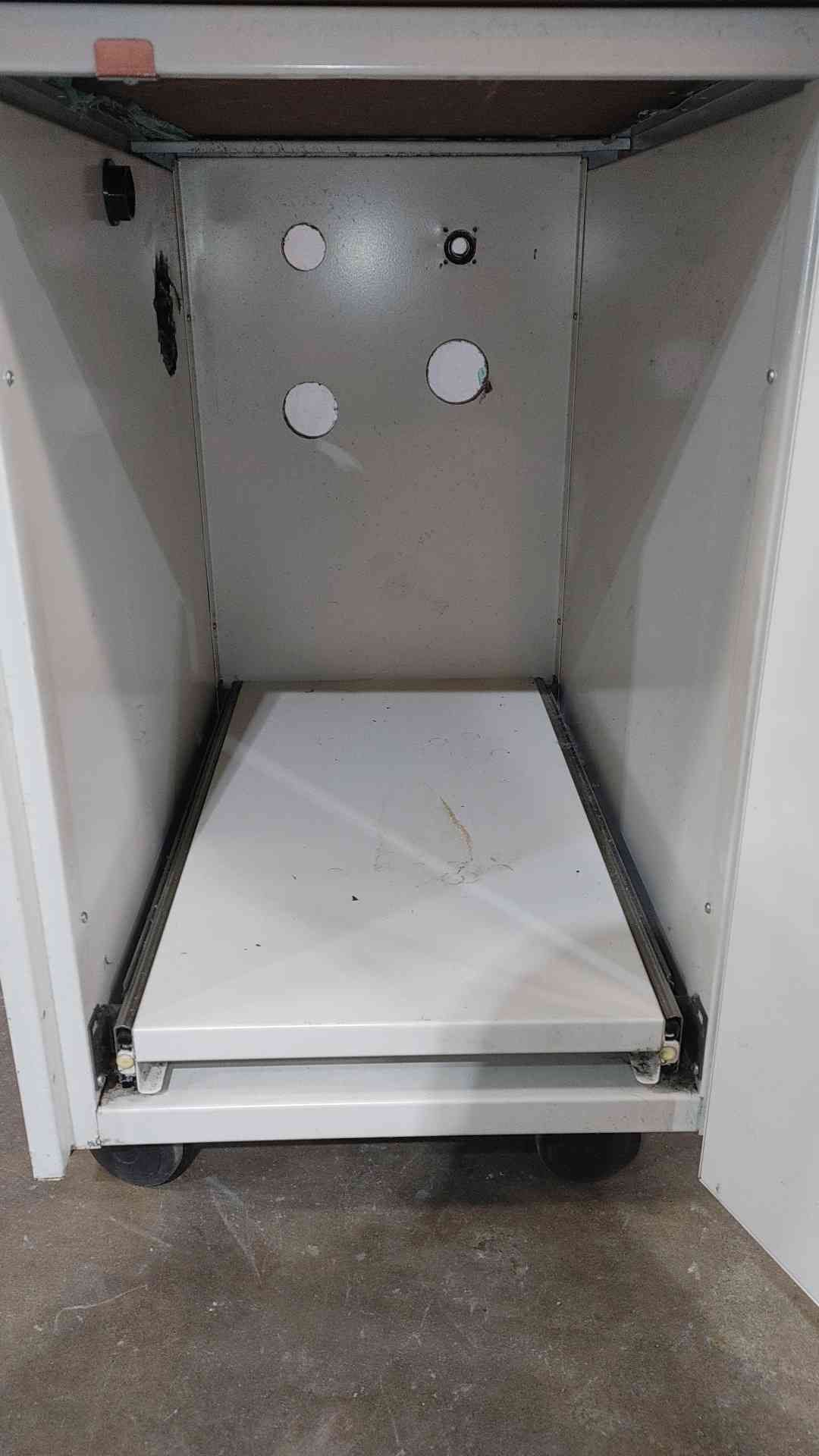 23" Jamestown Small Rolling Single Door Casework (SKU: 111387)