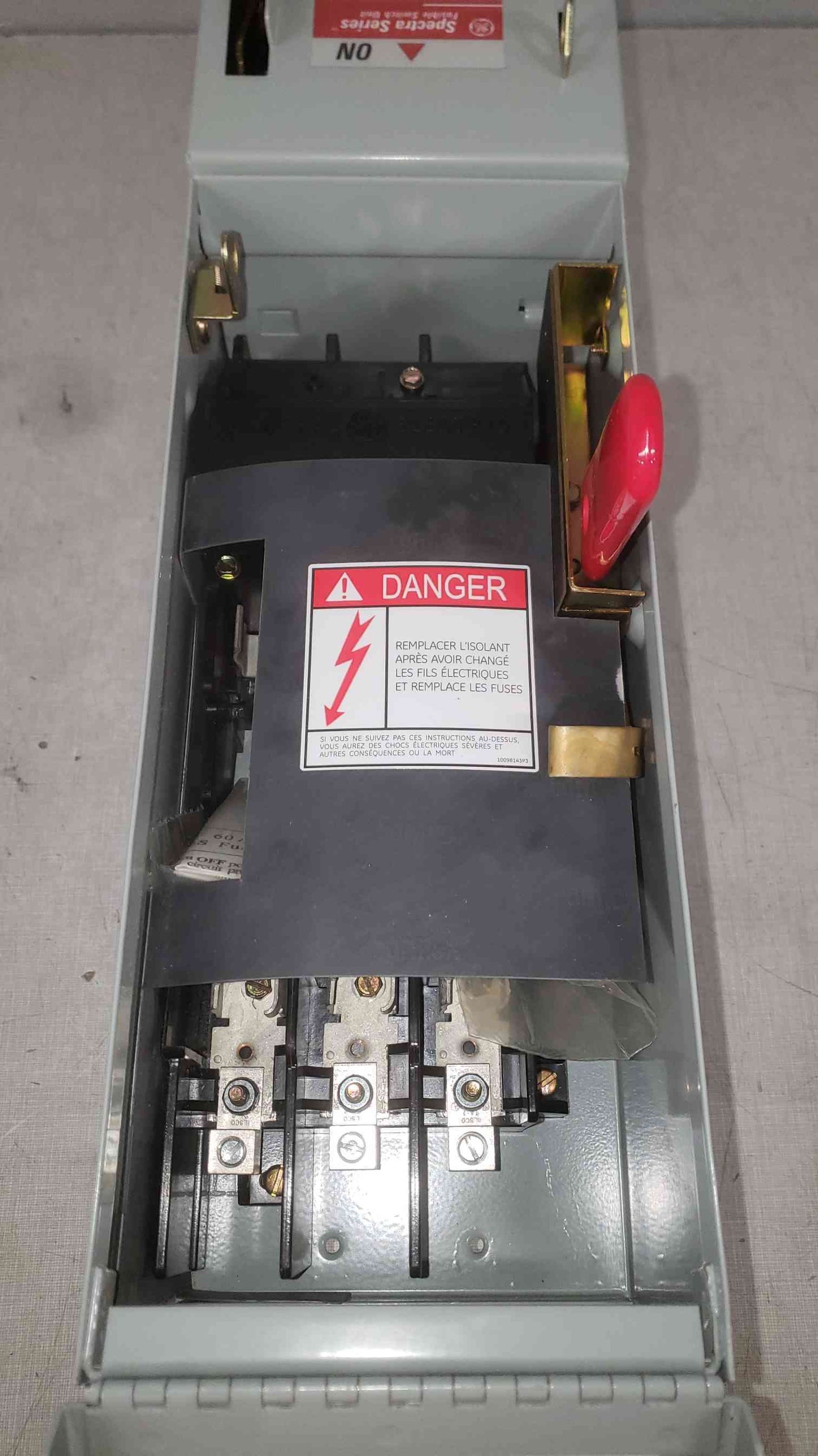 GE SPECTRA SERIES 30A 600V Max HP 20 Fusible Switch ADS36030HD (SKU: 111400)