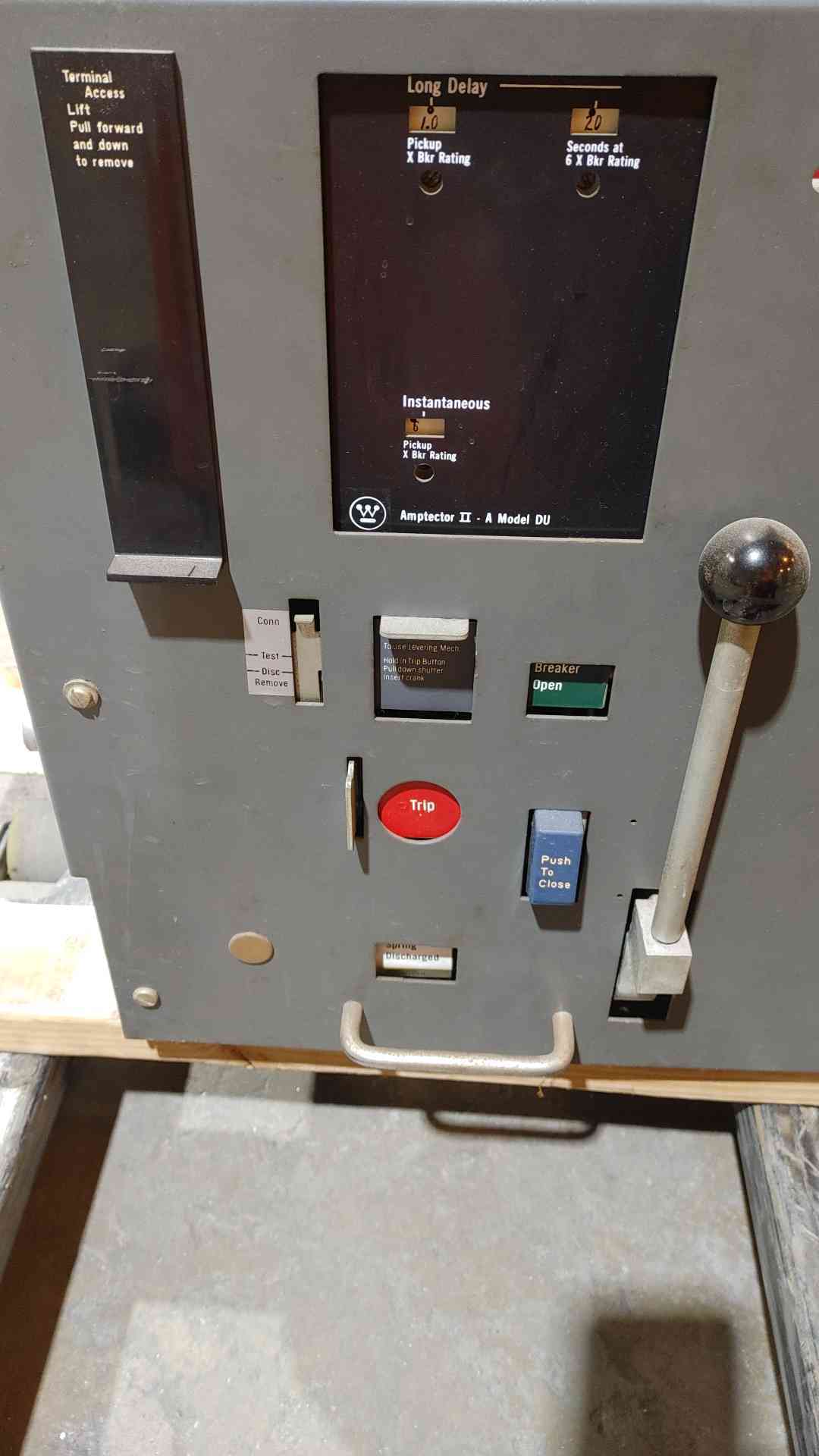 SQUARE D 1600A Frame 60Hz LV AC Power Circuit Breaker DS-416 (SKU: 111418)