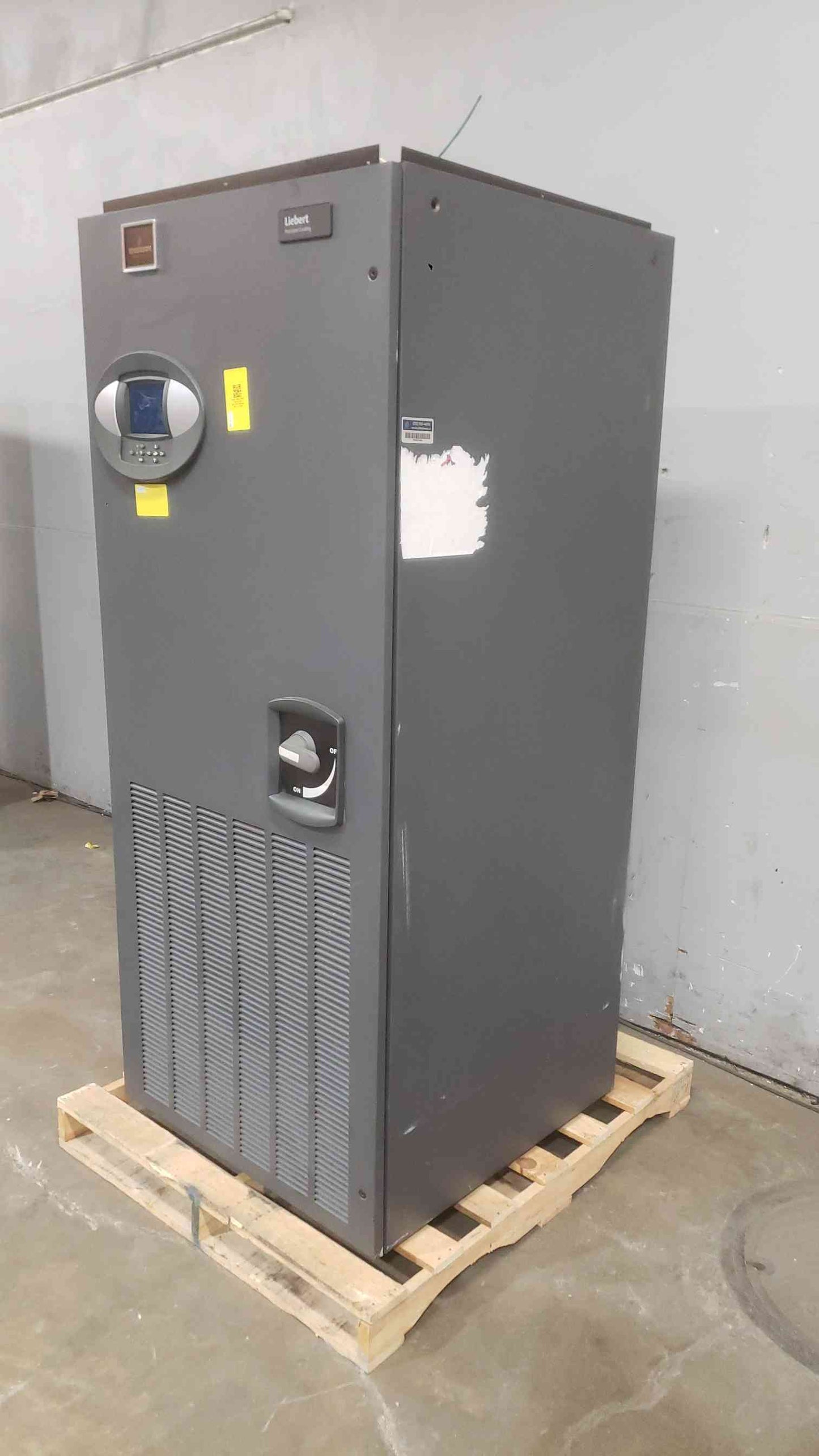 Liebert Challenger 3000 5 Ton CRAC 208V 3PH BU071WSCDEI583A Upflow '14 (SKU: 111789)