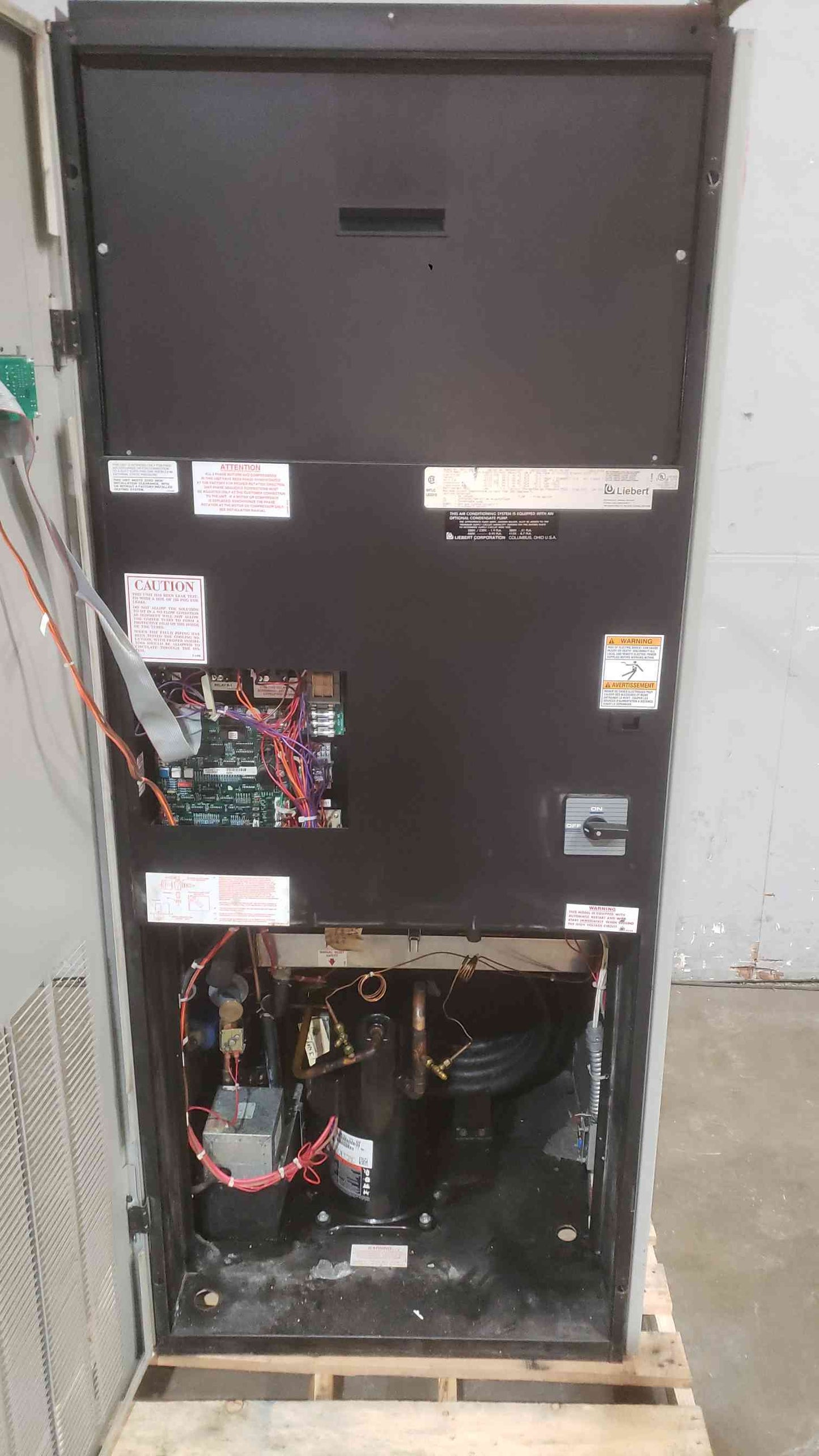 Liebert Challenger 3000 208V 3PH 5 Tons Crac Unit BU071WG Upflow (SKU: 111796)