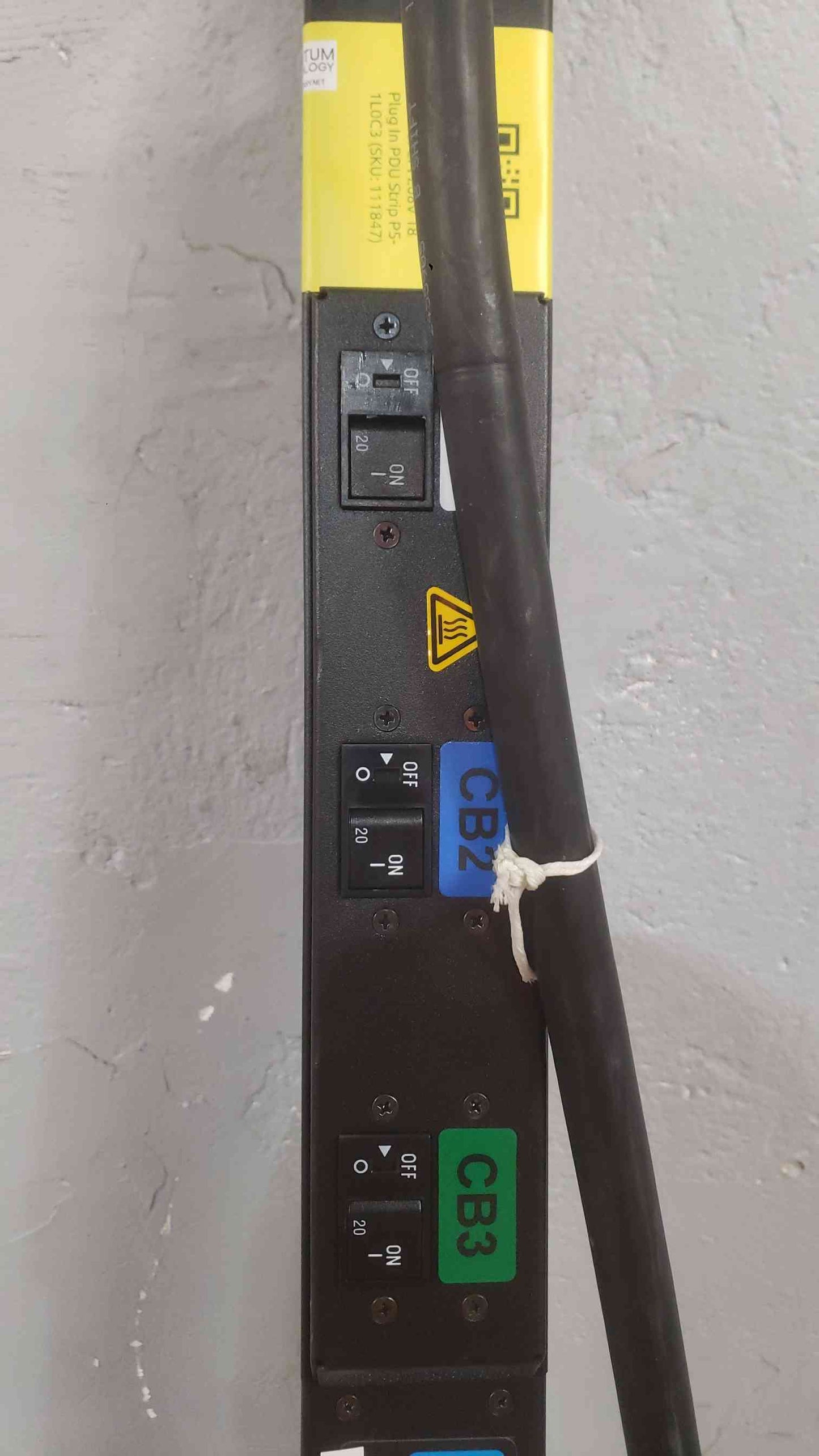 CPI 208V 18 Plug In PDU Strip P5-1L0C3 (SKU: 111847)