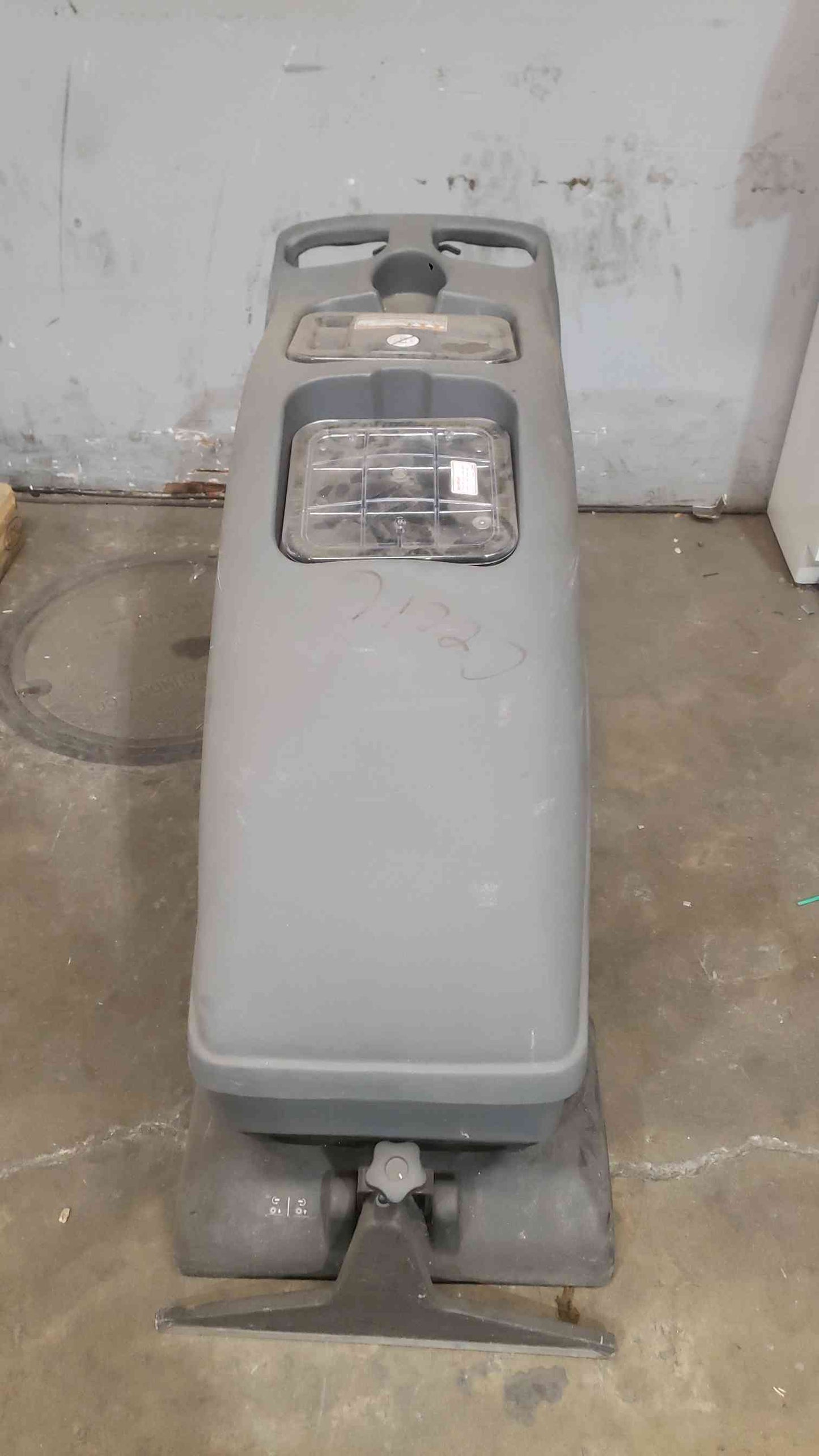 Tennant 120VAC 15A Carpet Cleaner EX-SC-1020 (SKU: 112040)
