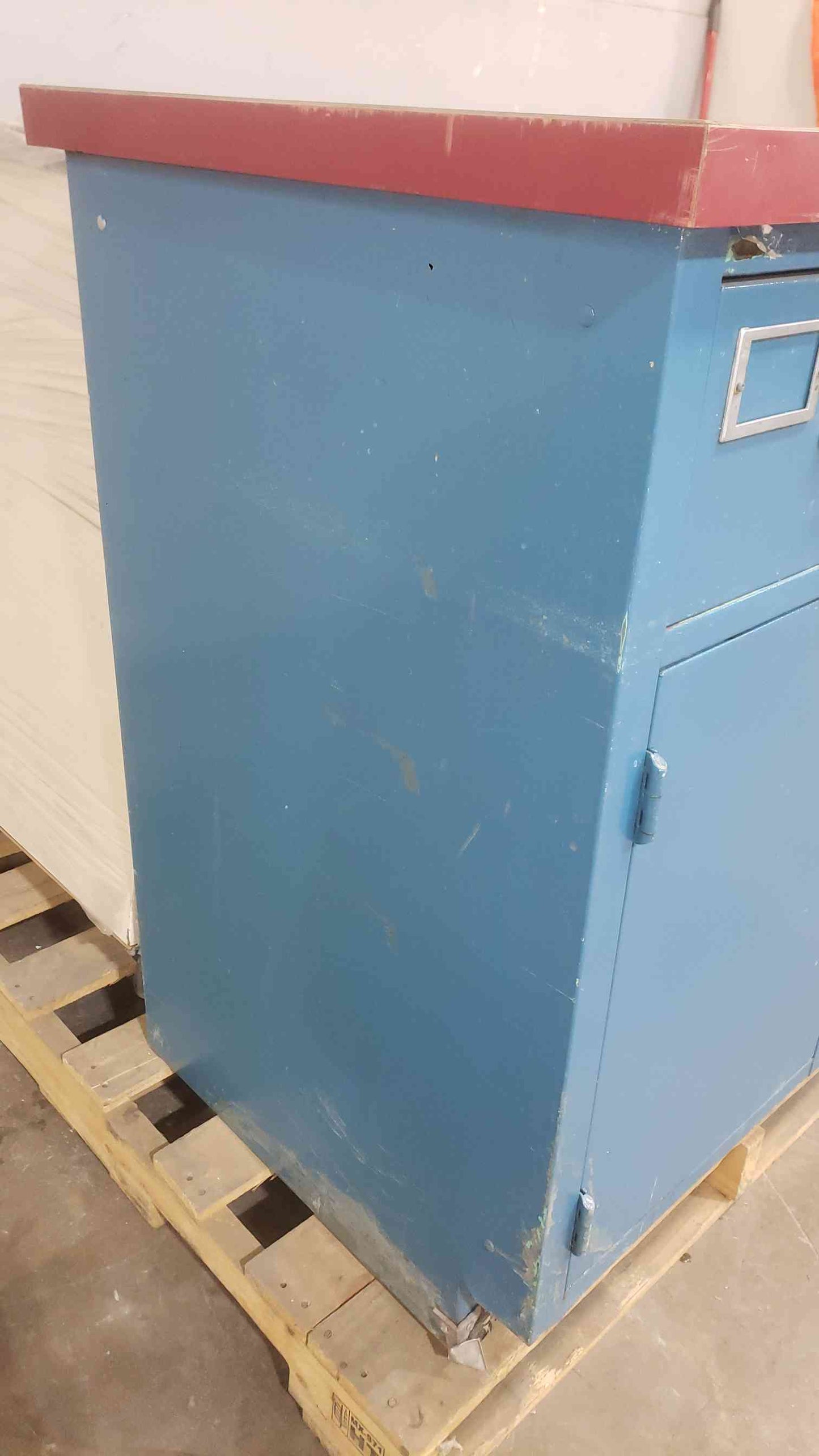 3' Lab Casework Base W/ 2 Doors 1 Drawer w/ Laminate Counter Top (SKU: 112099)