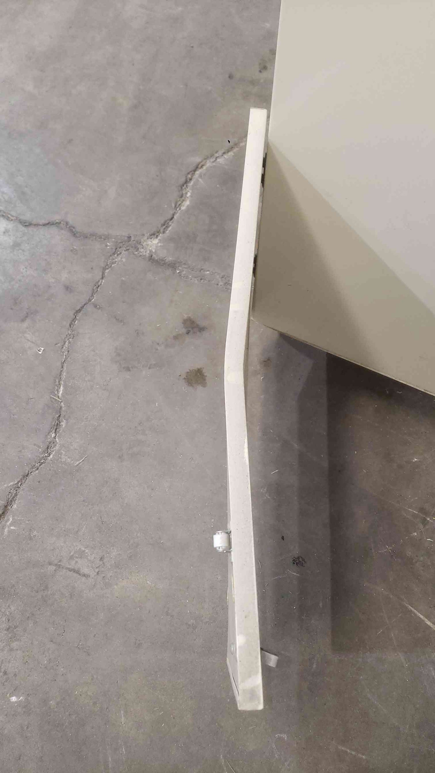 4' Kewaunee Sitting Height Rolling Lab Desk W/ 4 Drawers 1 Door (SKU: 112101)