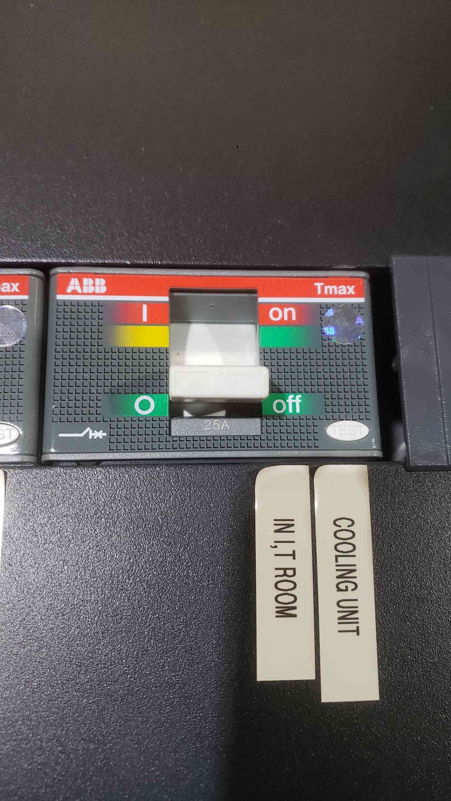 APC 400A 480V 3PH Automatic Transfer Switch ATS PGP400G Synchronized Contacts (SKU: 112155)