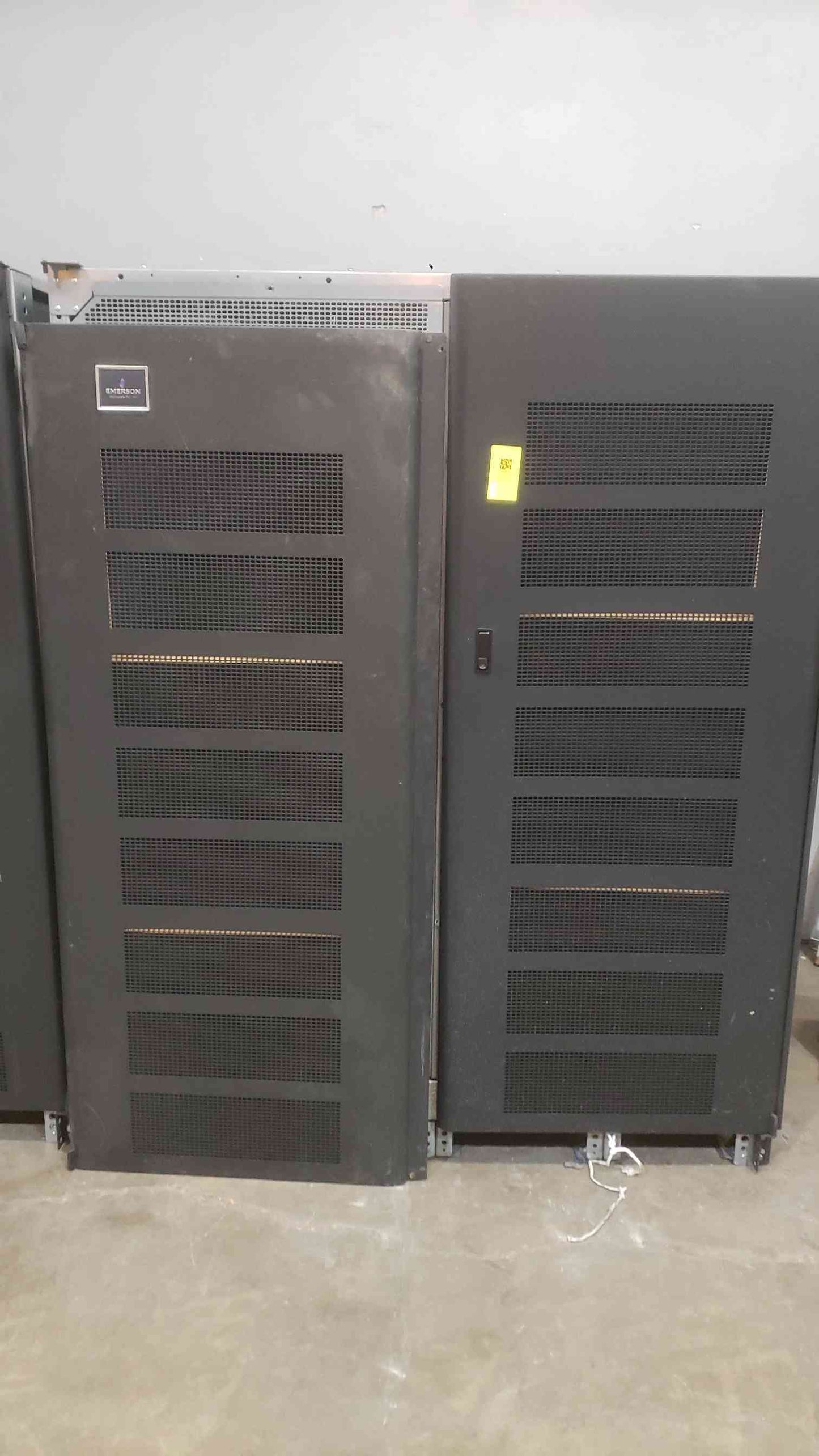 Liebert 750KVA 2 Section NXL UPS System 40MM750303IBS02 (SKU: 112182)