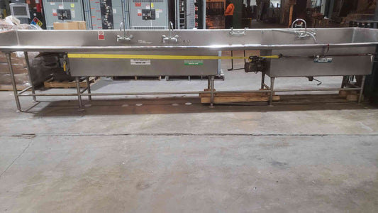 Stainless Steel 17'9" 4 Basin Sink w/ Faucets (SKU: 112281)