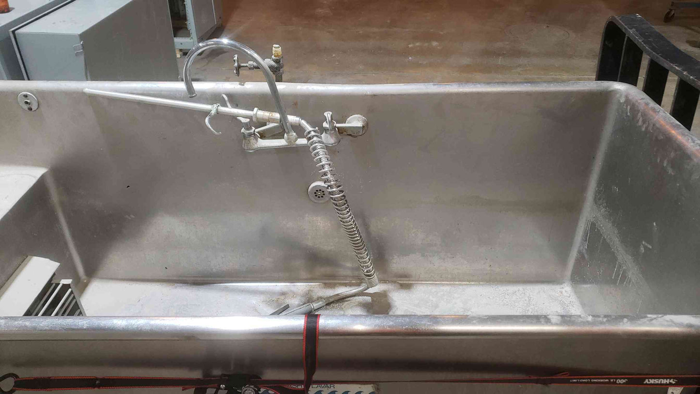 Stainless Steel 17'9" 4 Basin Sink w/ Faucets (SKU: 112281)