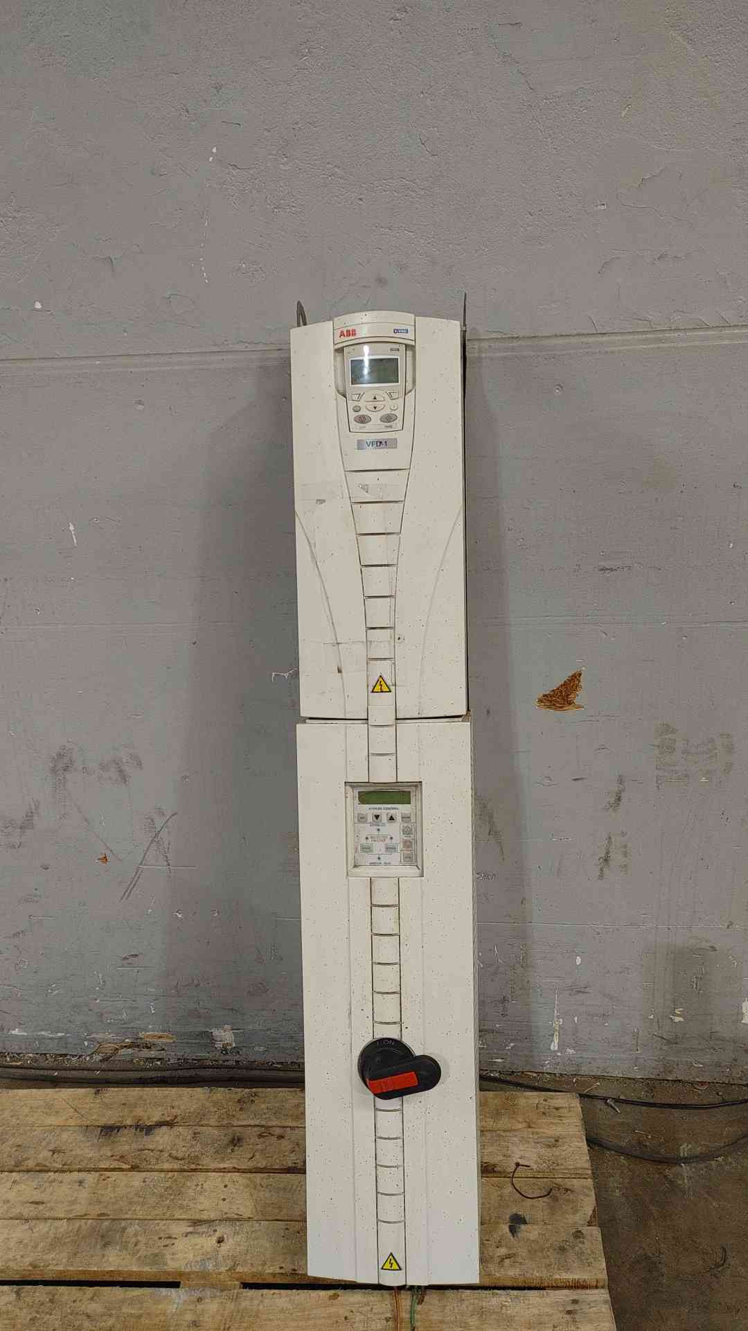 ABB ACH550-VCR-038A-4 HVAC VFD 38A Variable Frequency Drive(VFD)(SKU: 112522)