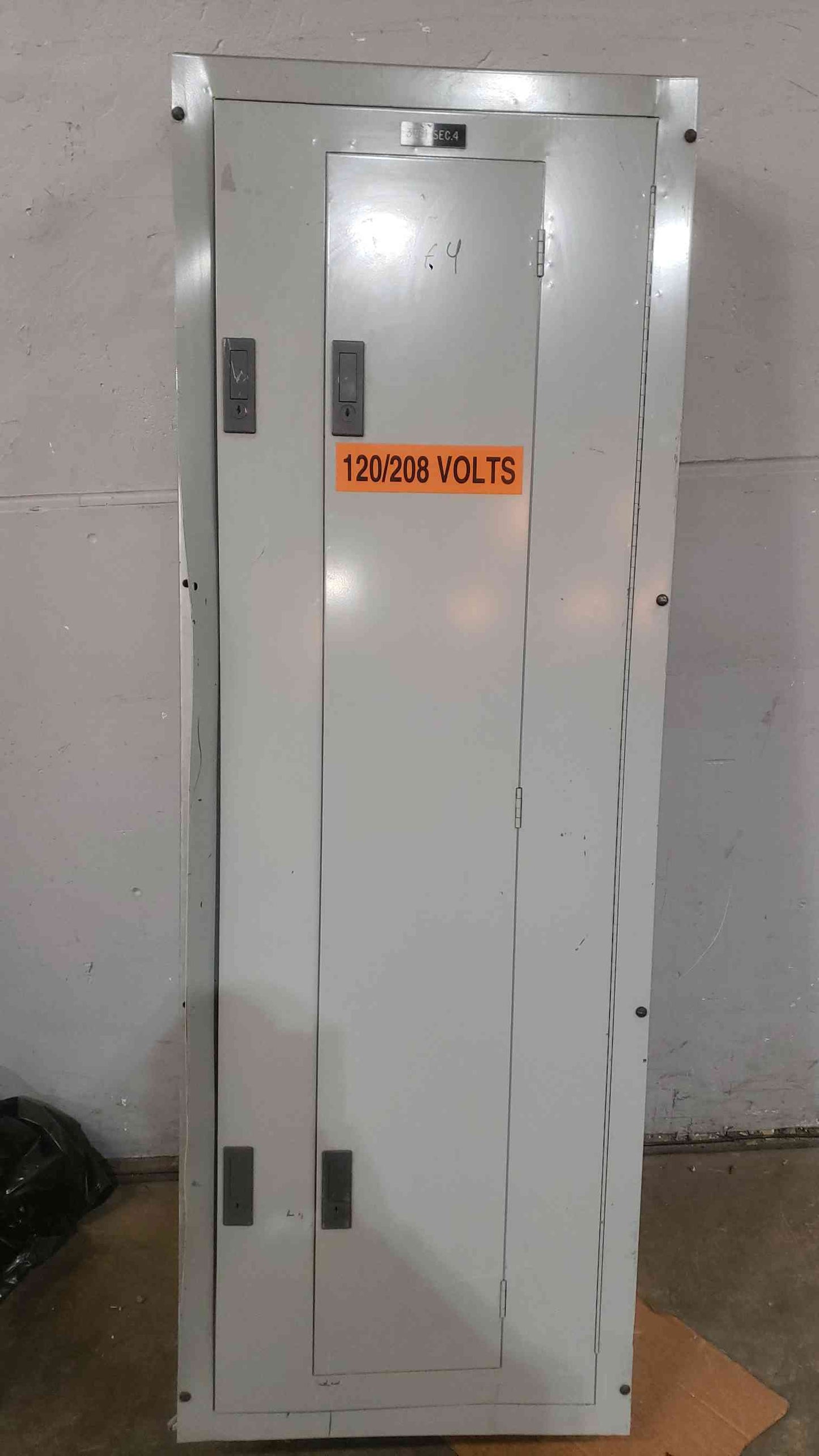Siemens 400A 3PH 4W Panelboard Loaded w/ 3-Pole 100A & 30+ Branch Breakers(SKU: 112515)